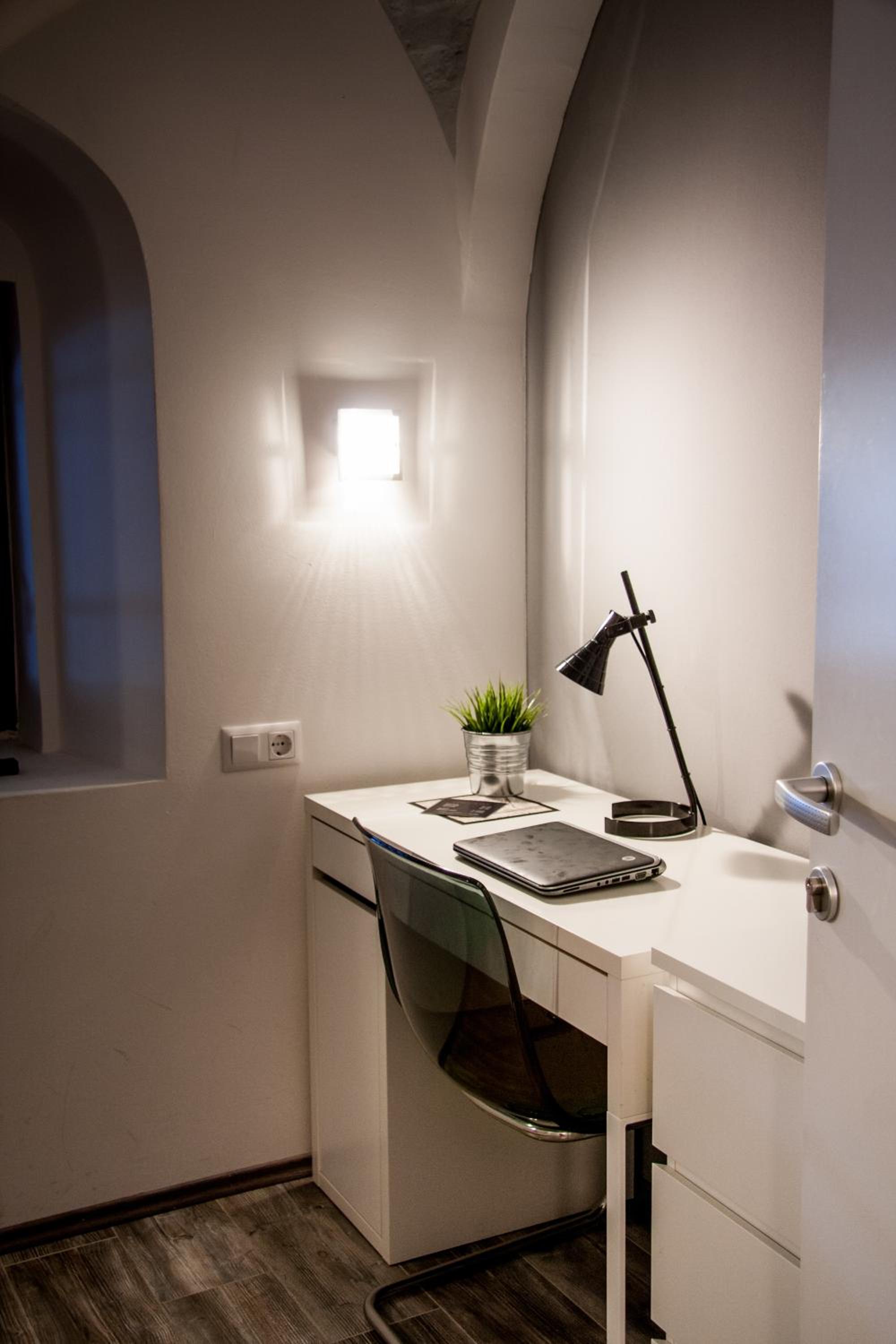 Double Room with Shared Bathroom photo 3
