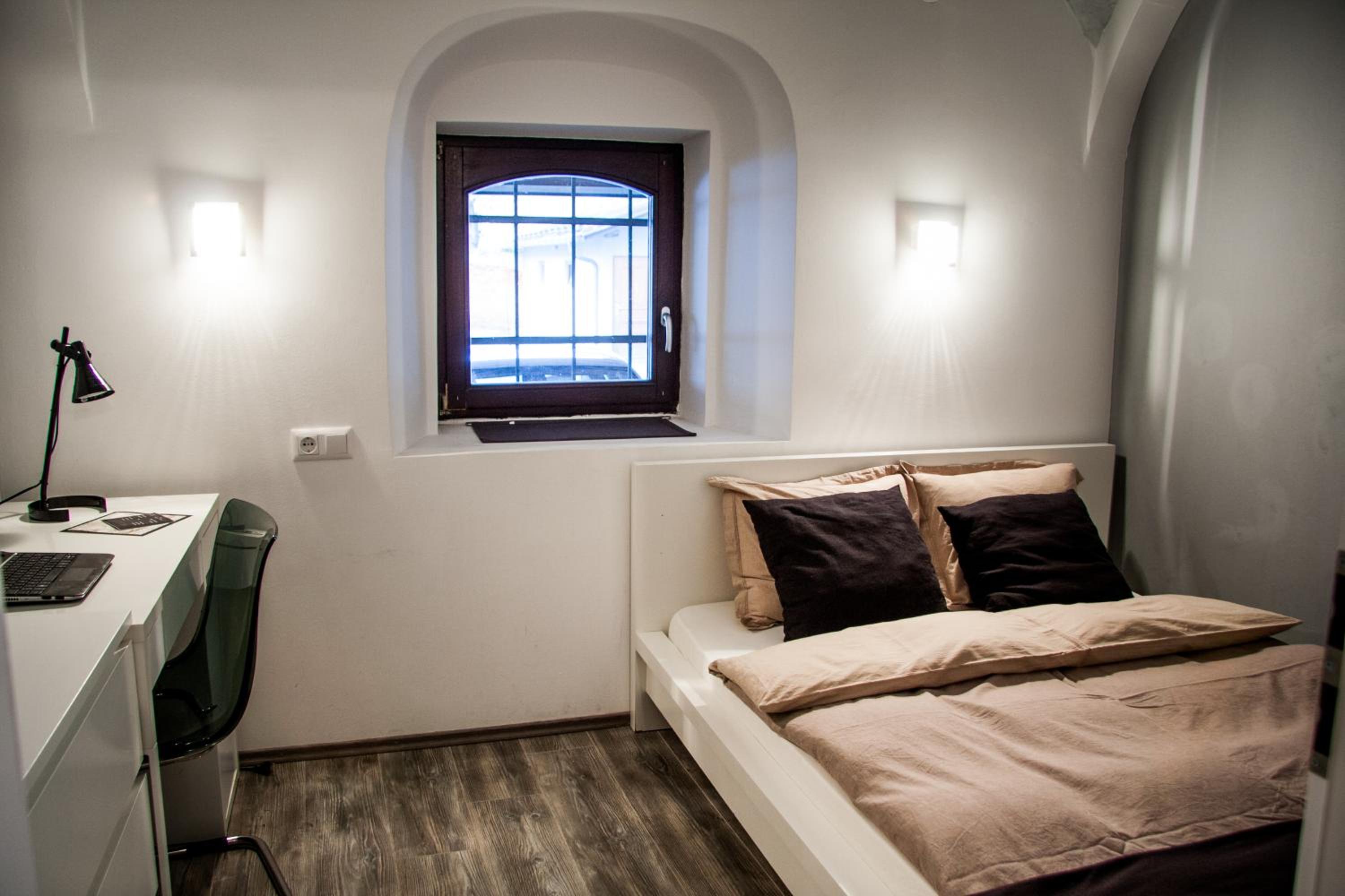 Double Room with Shared Bathroom photo 2