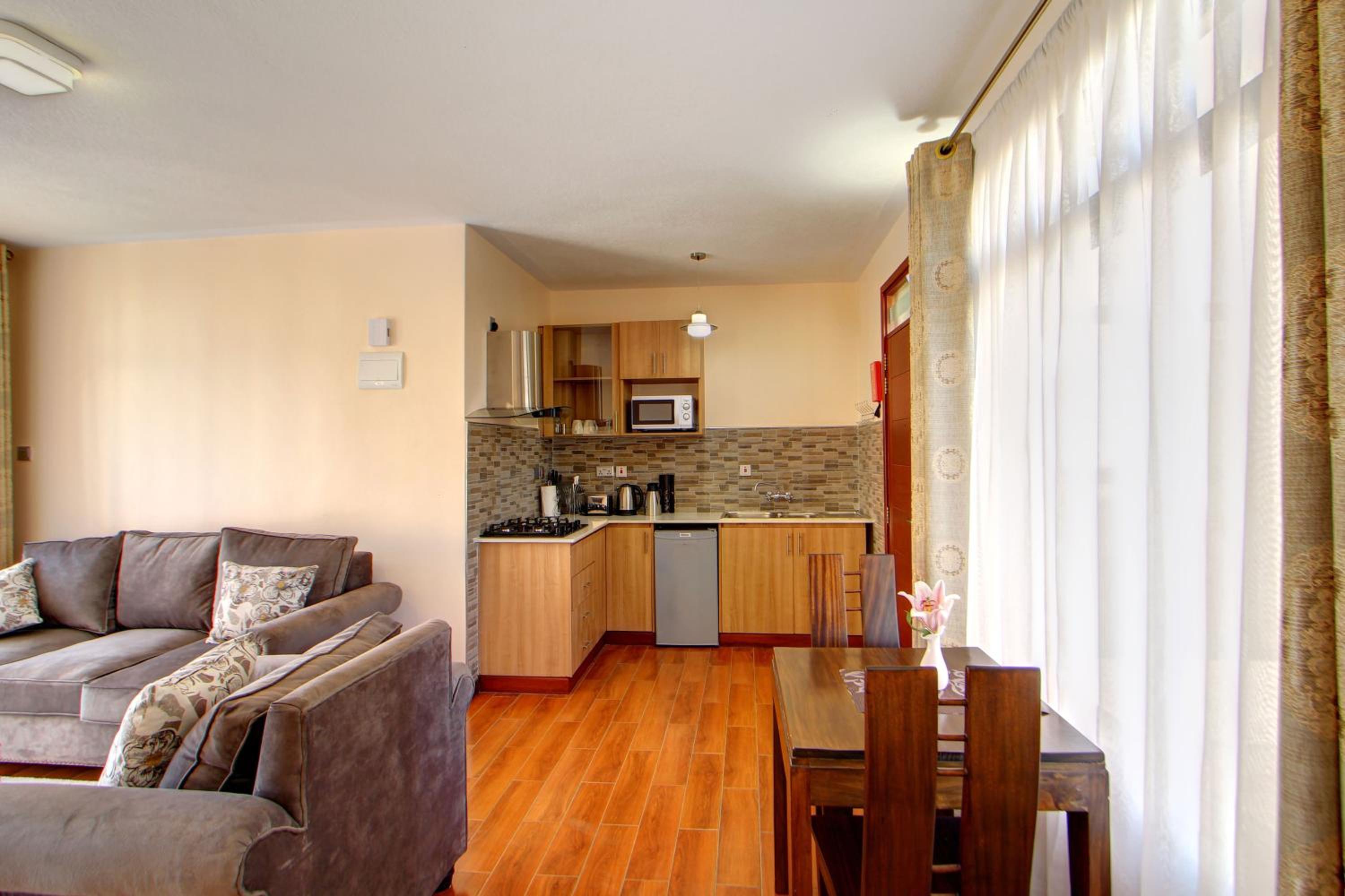 One-Bedroom Apartment photo 2