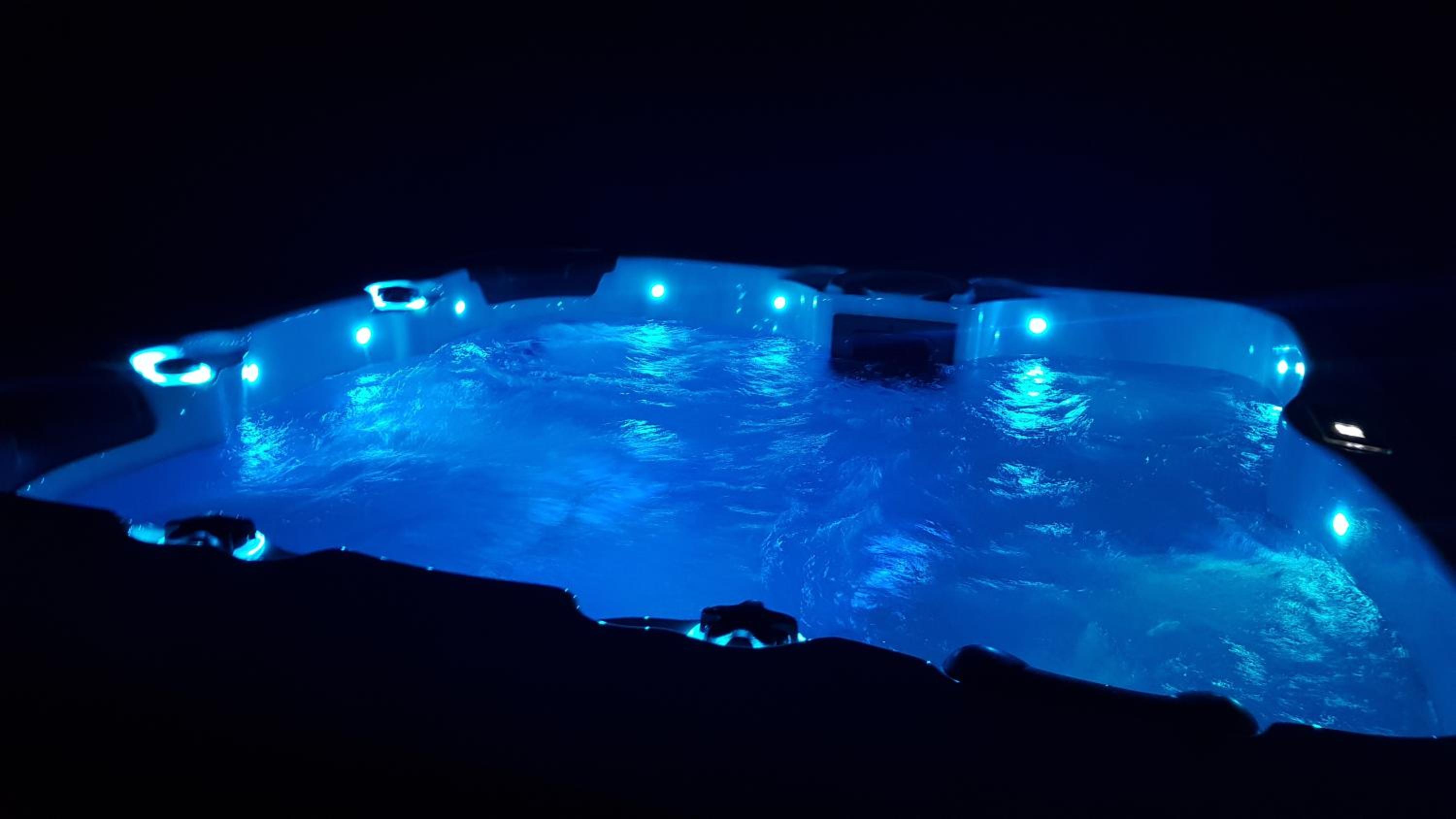 Two-Bedroom Villa  with Private Jaccuzi photo 2