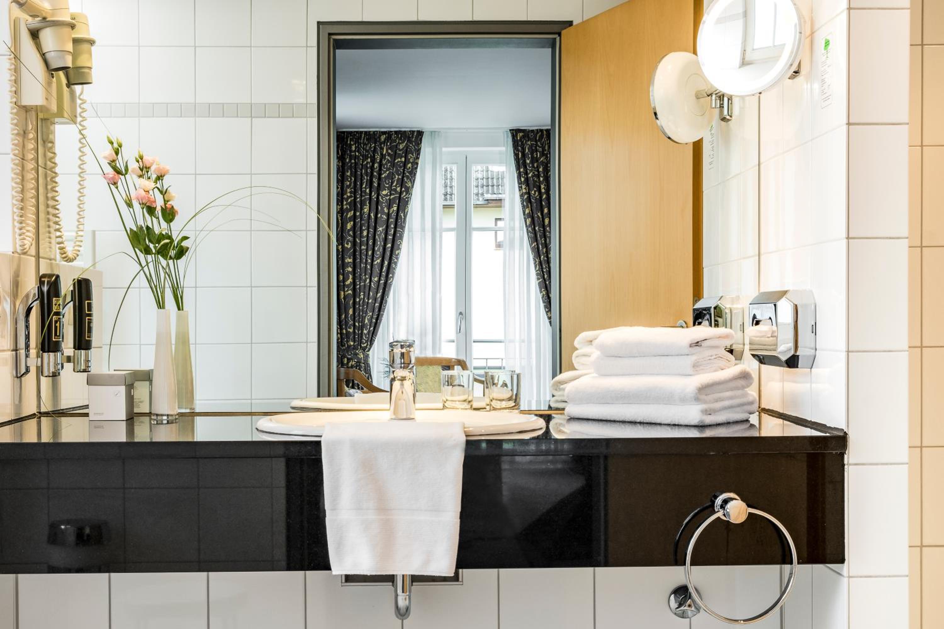 Double or Twin Room with Shower - Annex  - Photo 5