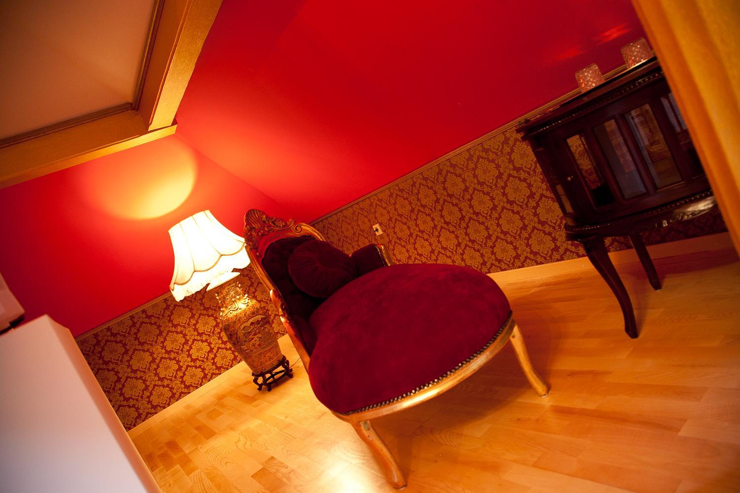 Studio Apartment photo 3