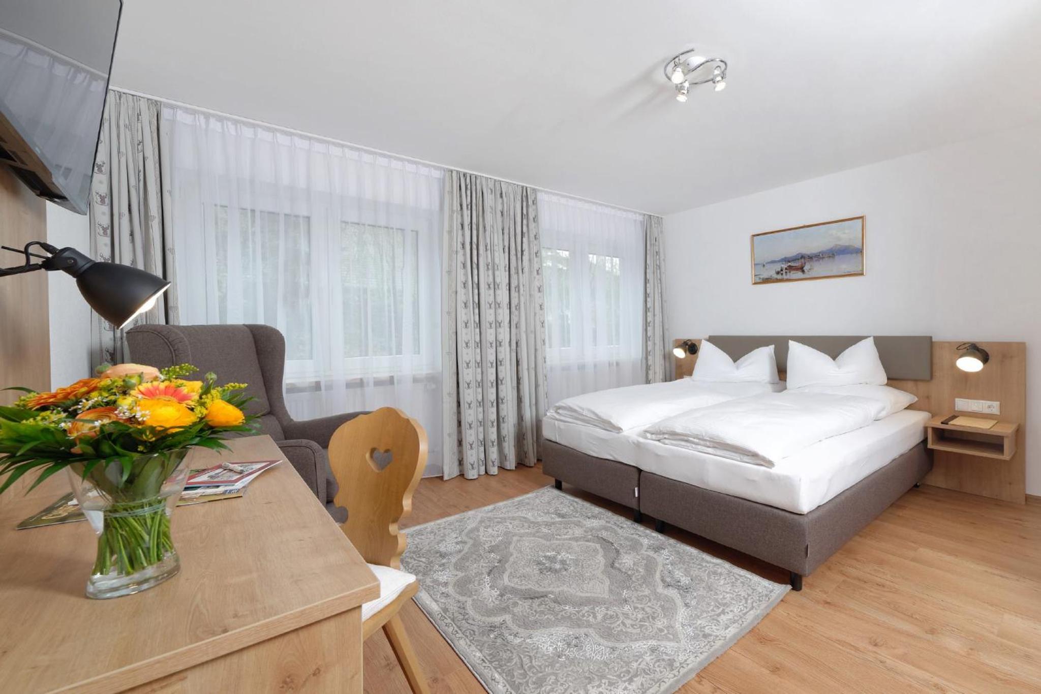 Comfort Double Room without Balcony and without Lake View - Photo 1