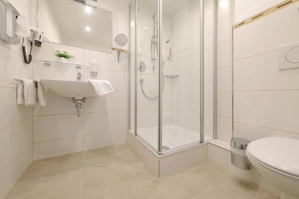 Comfort Double Room without Balcony and without Lake View - Photo 5