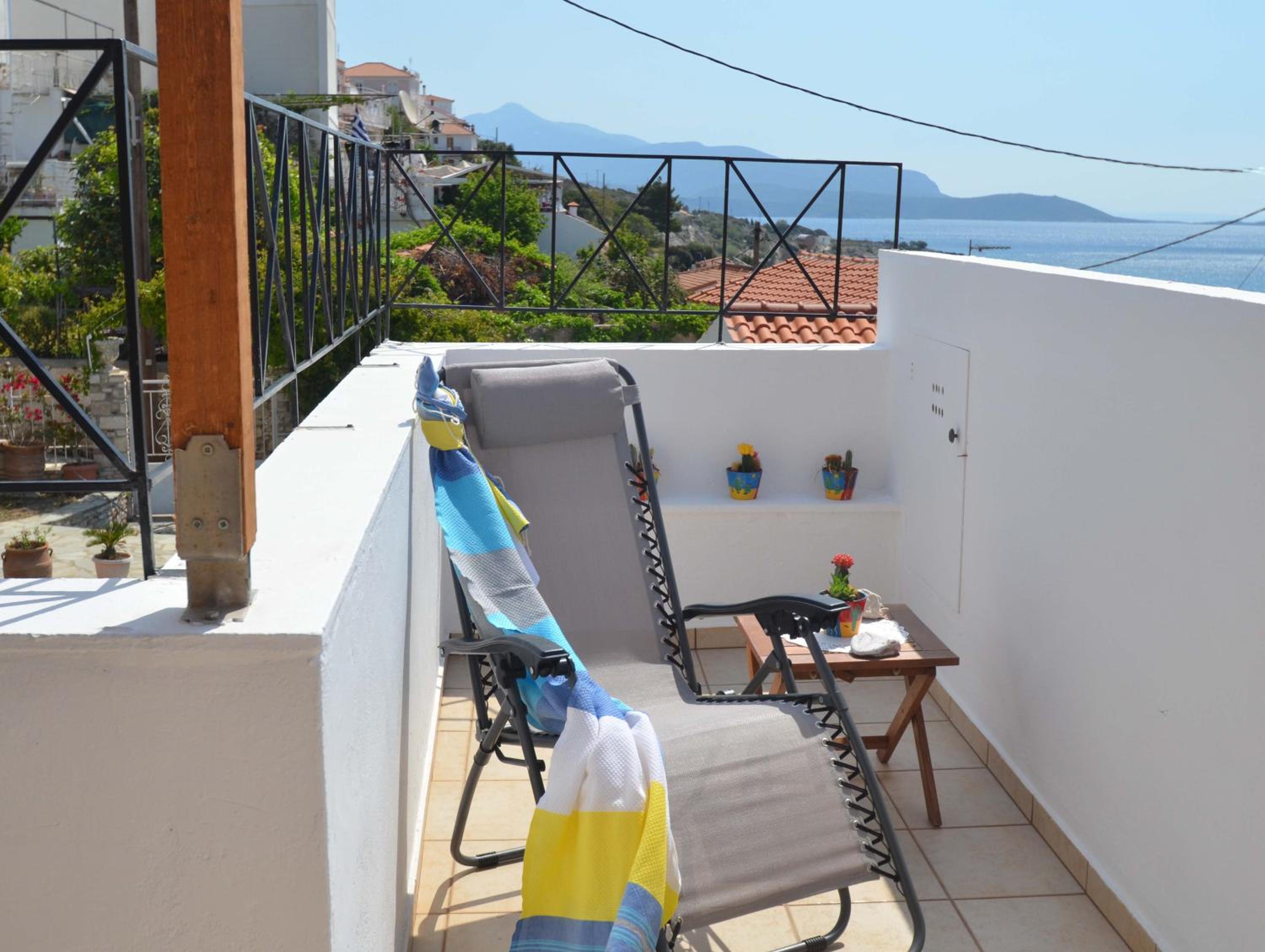 Double Room with Balcony and Sea View- Top floor - Photo 3