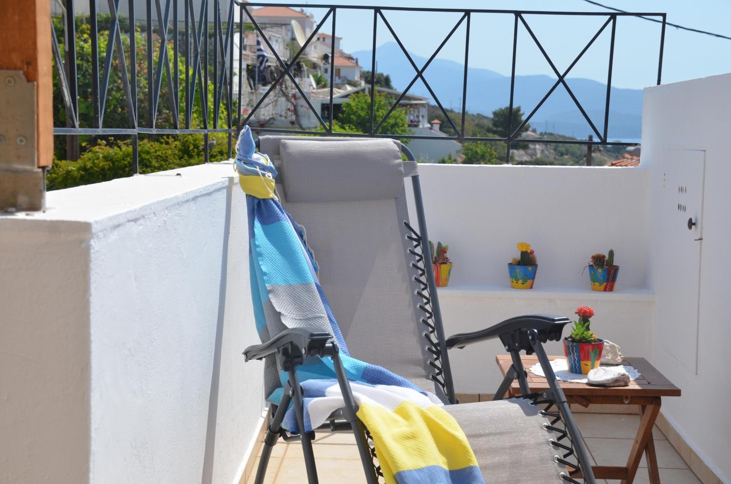 Double Room with Balcony and Sea View- Top floor - Photo 8