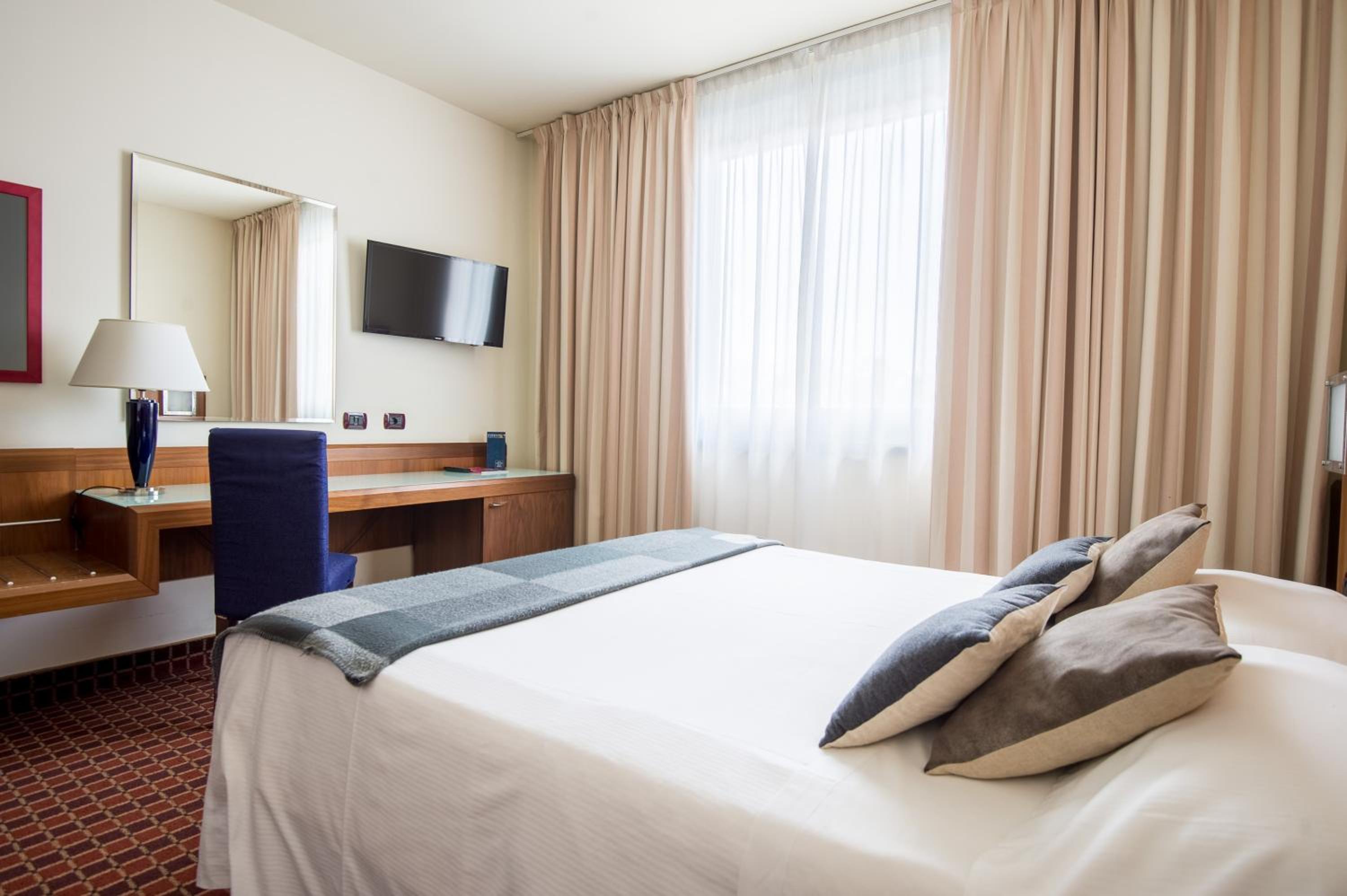 Deluxe Twin Room - Photo 14