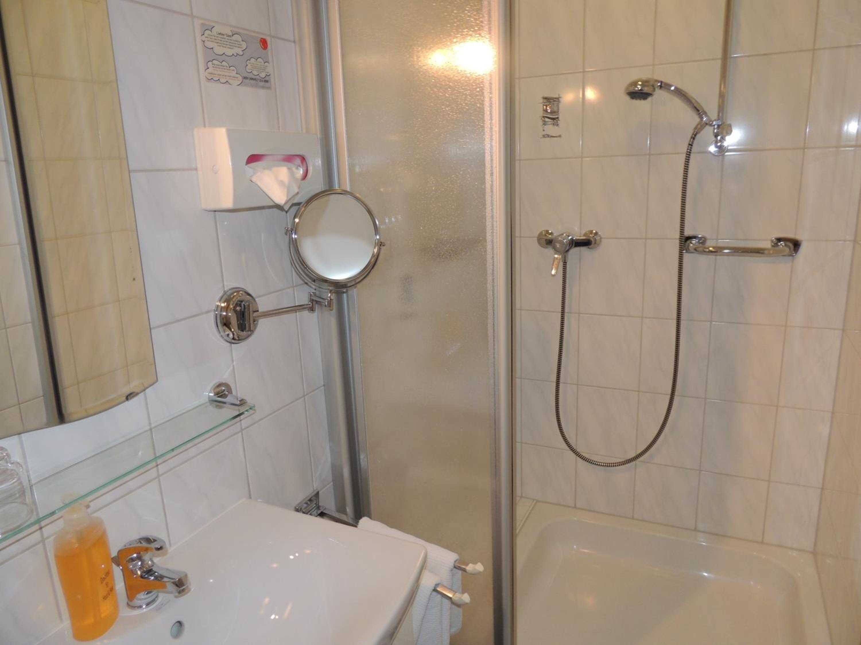Single Room photo 3