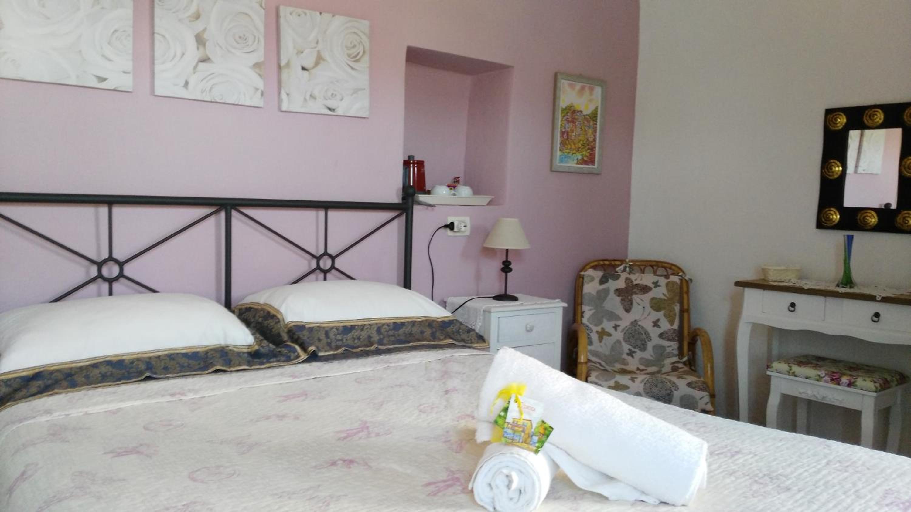 Double Room with Balcony - Photo 16