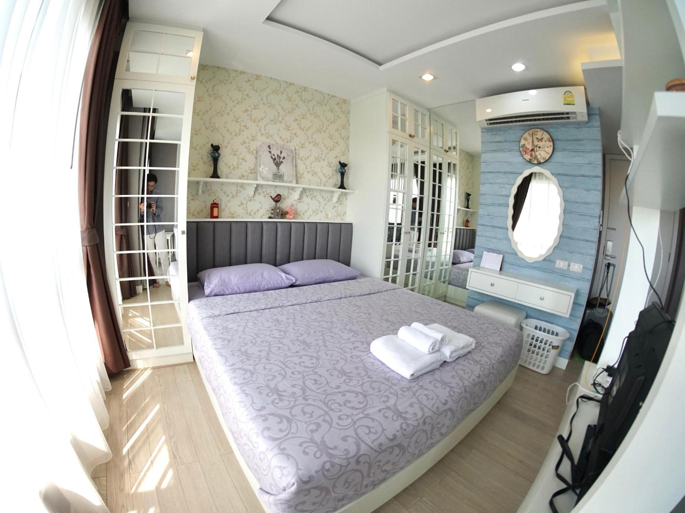 Apartment with Sea View - Photo 1
