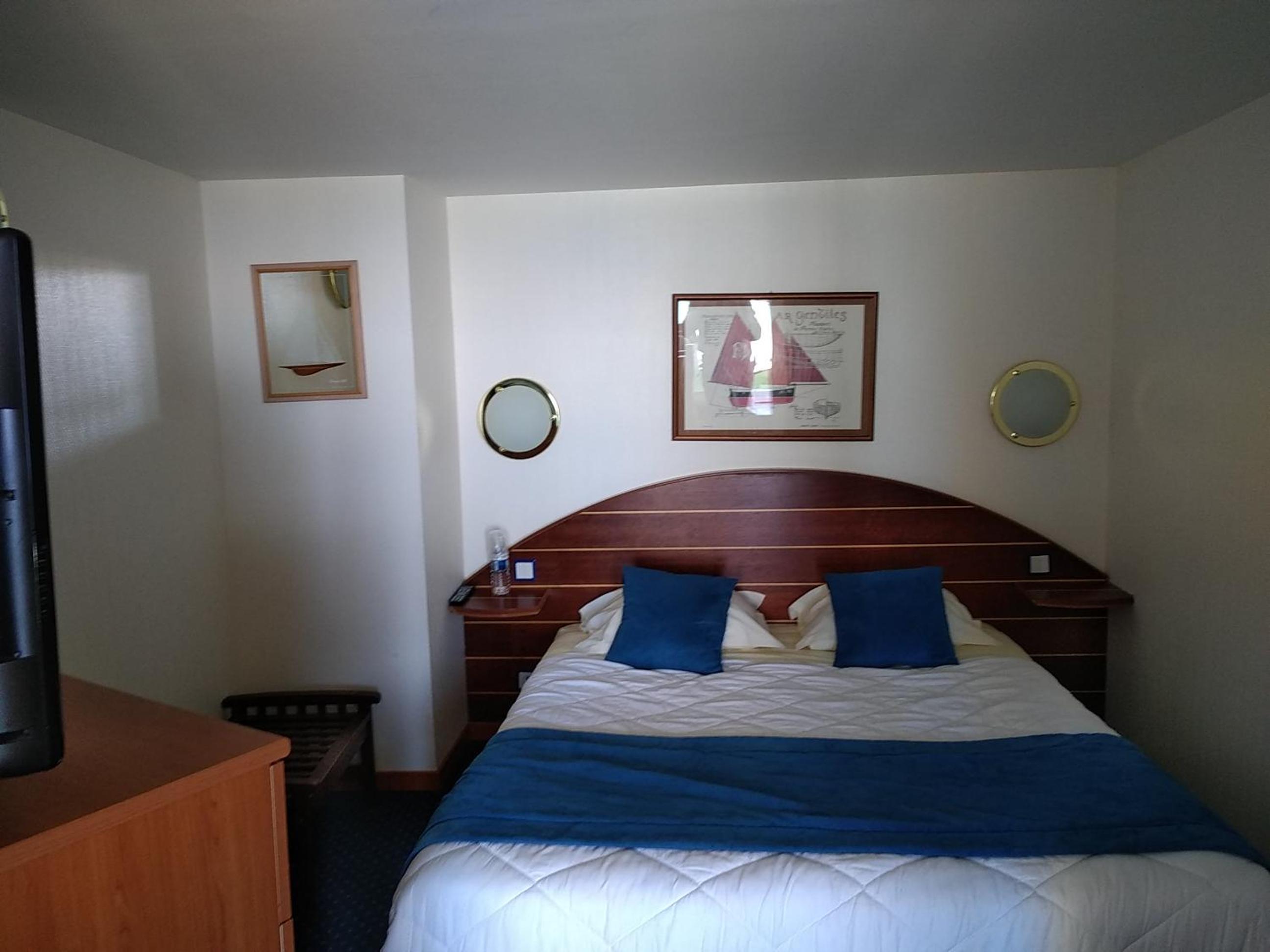 Quadruple Room (2 Double beds) Terrace with Sea View photo 1