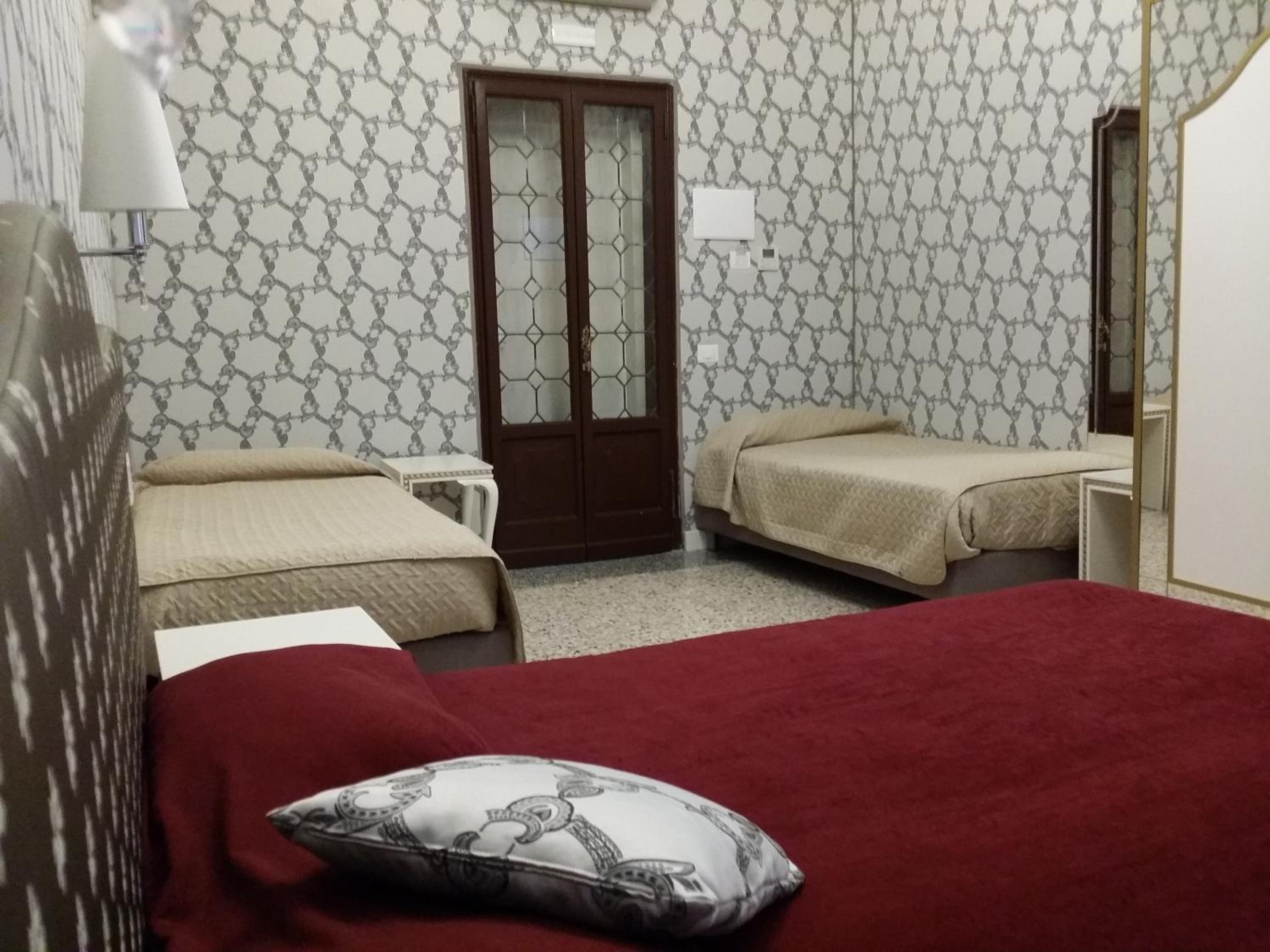 Superior Double Room with Private External Bathroom photo 3