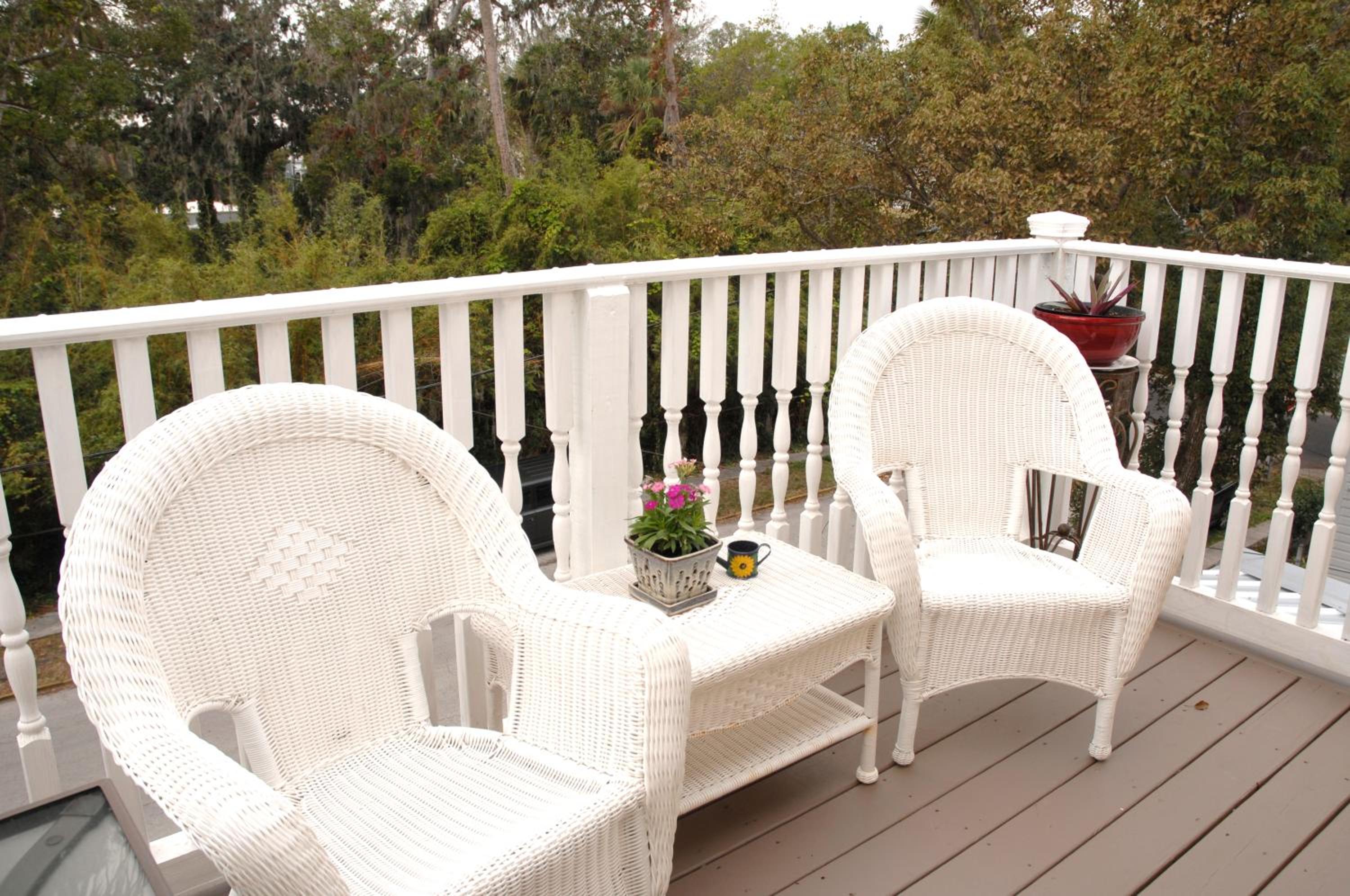 Apartment with Balcony - Photo 15