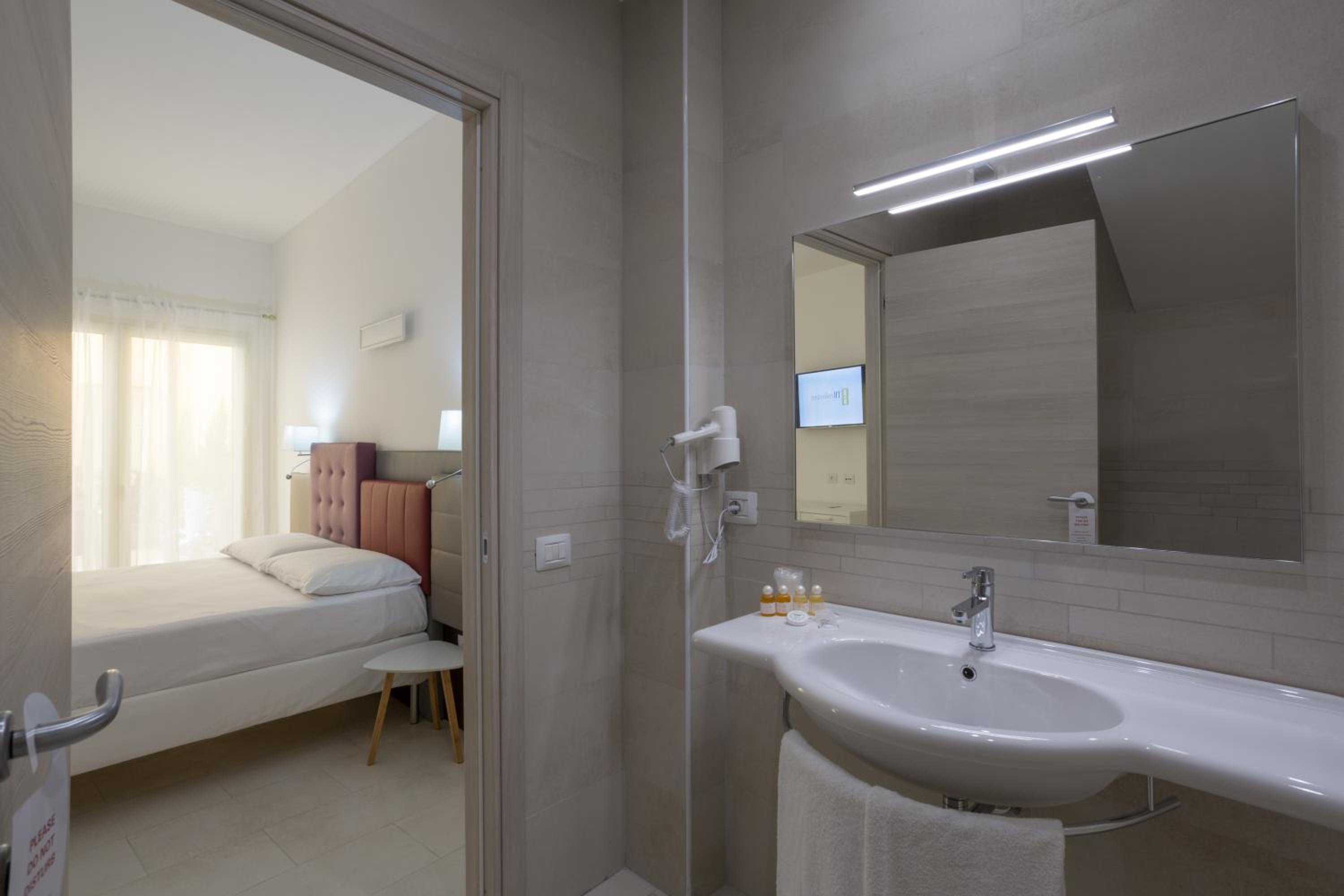 Superior Double or Twin Room photo 3