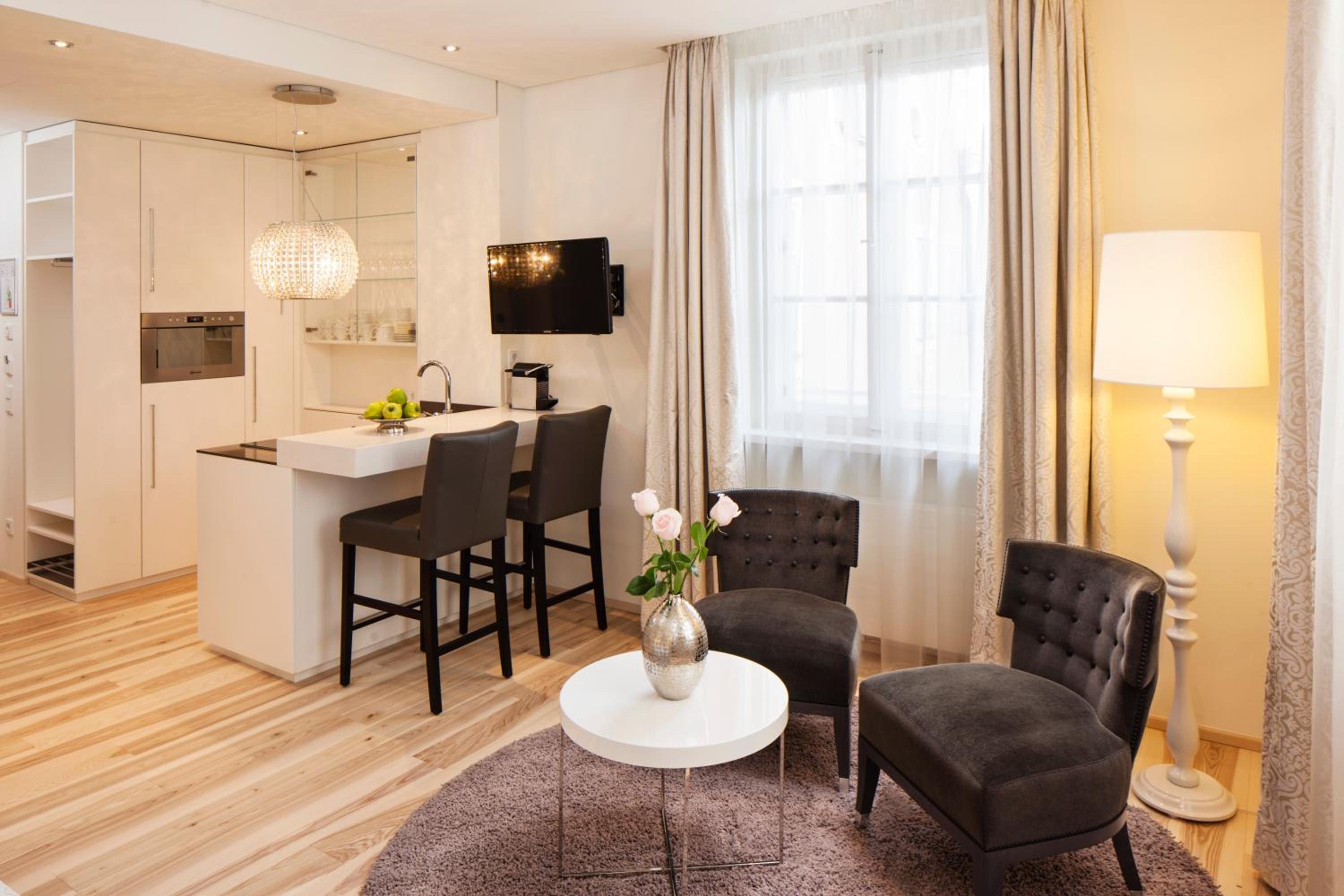 Studio Apartment - Photo 4