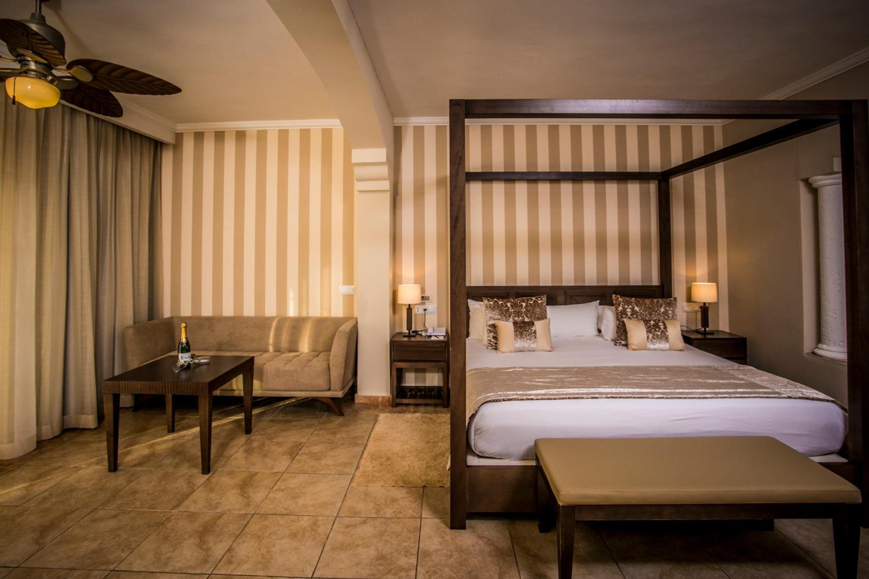 Colonial Club Jr Suite with Jacuzzi (Adults Only, 18+) - Free WiFi photo 3