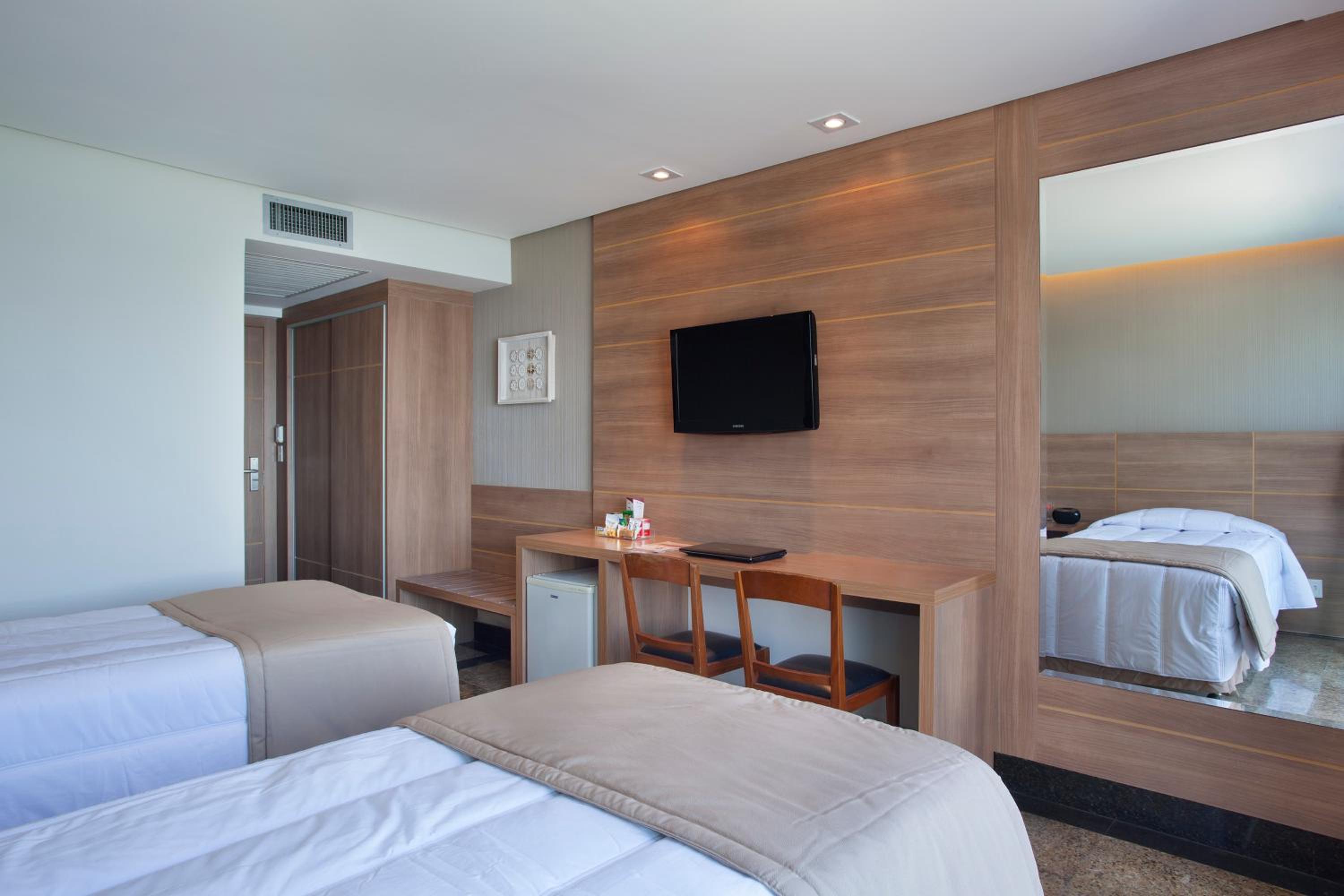 Deluxe Room - Photo 1