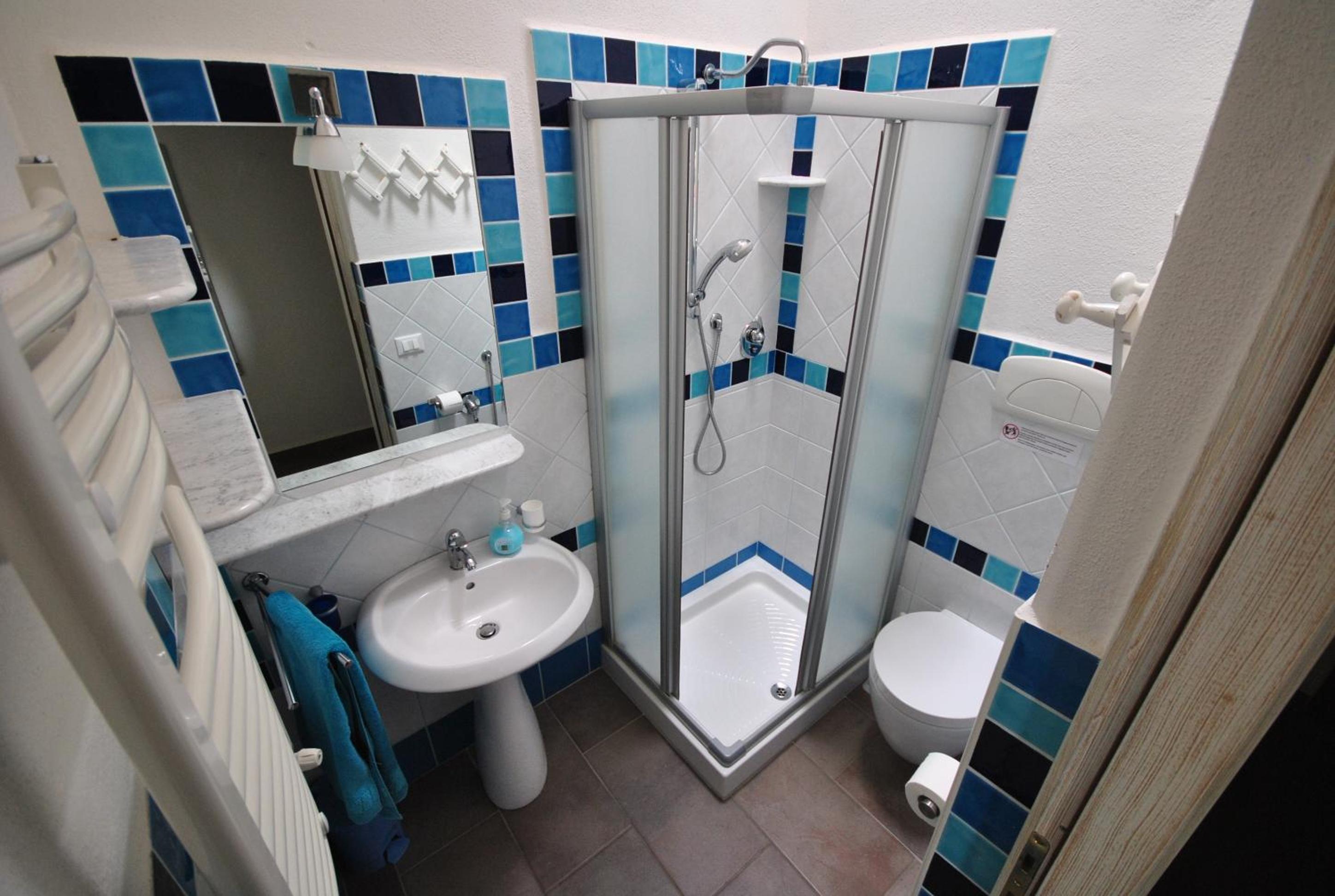 Two-Bedroom Apartment (6 Adults) photo 2