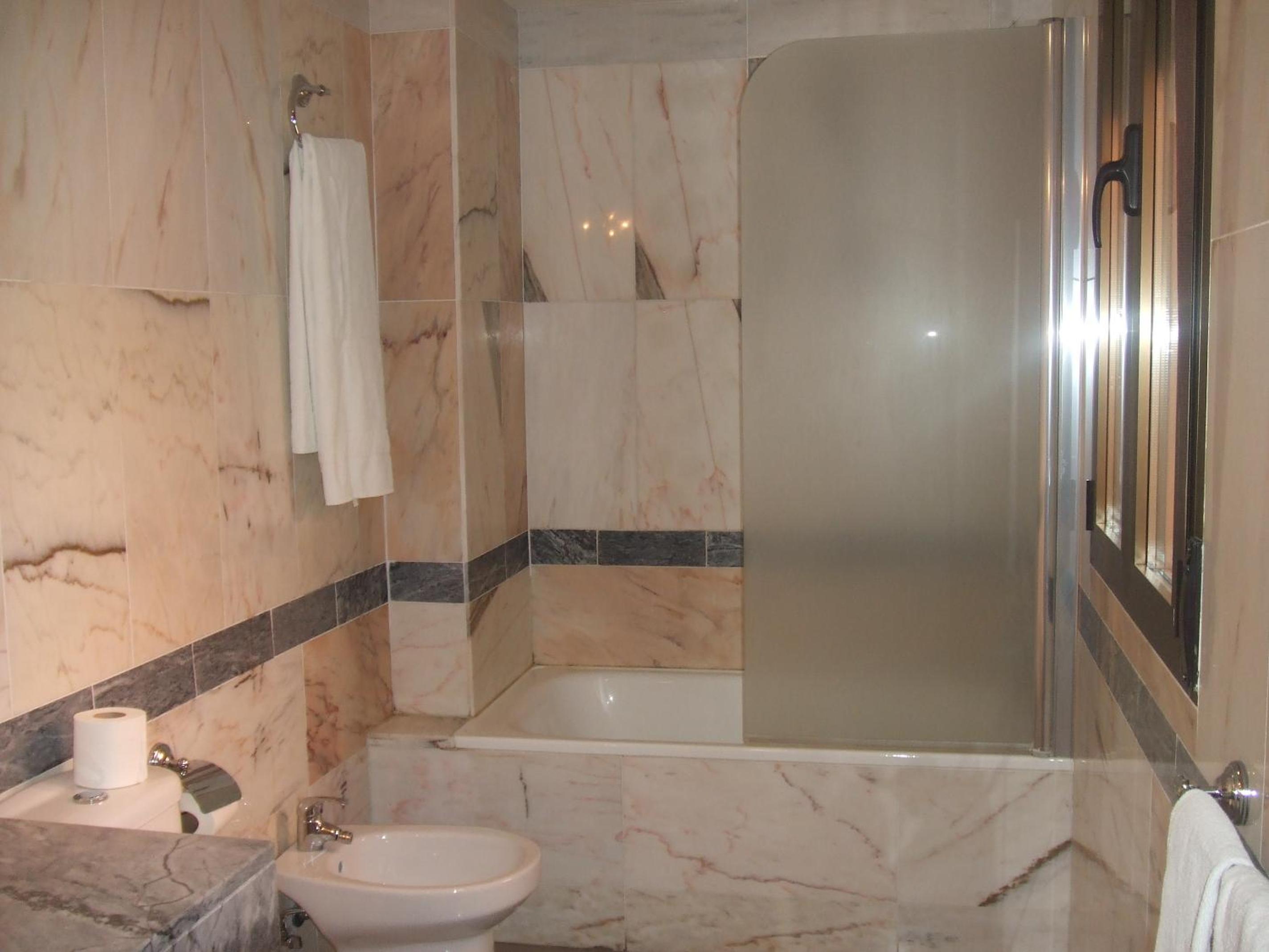 Double or Twin Room photo 3