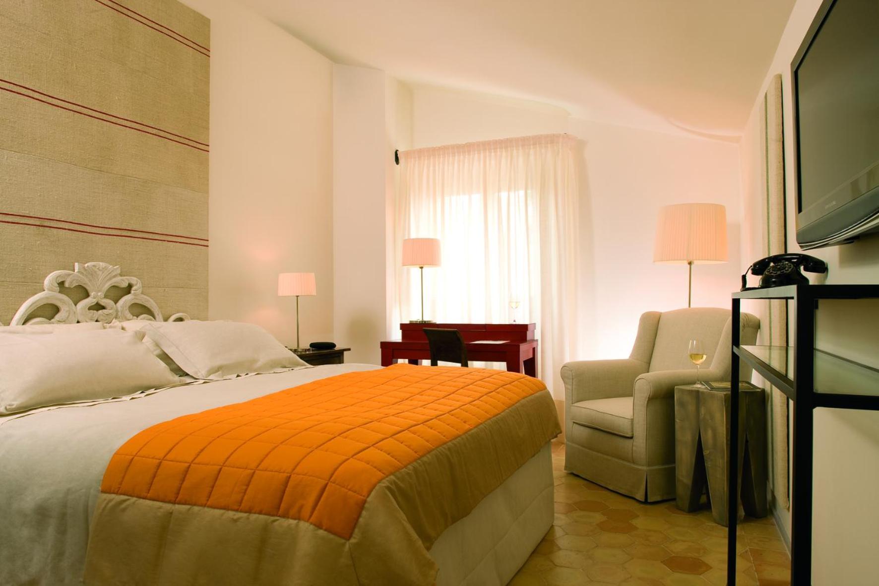 Deluxe Double or Twin Room with Balcony