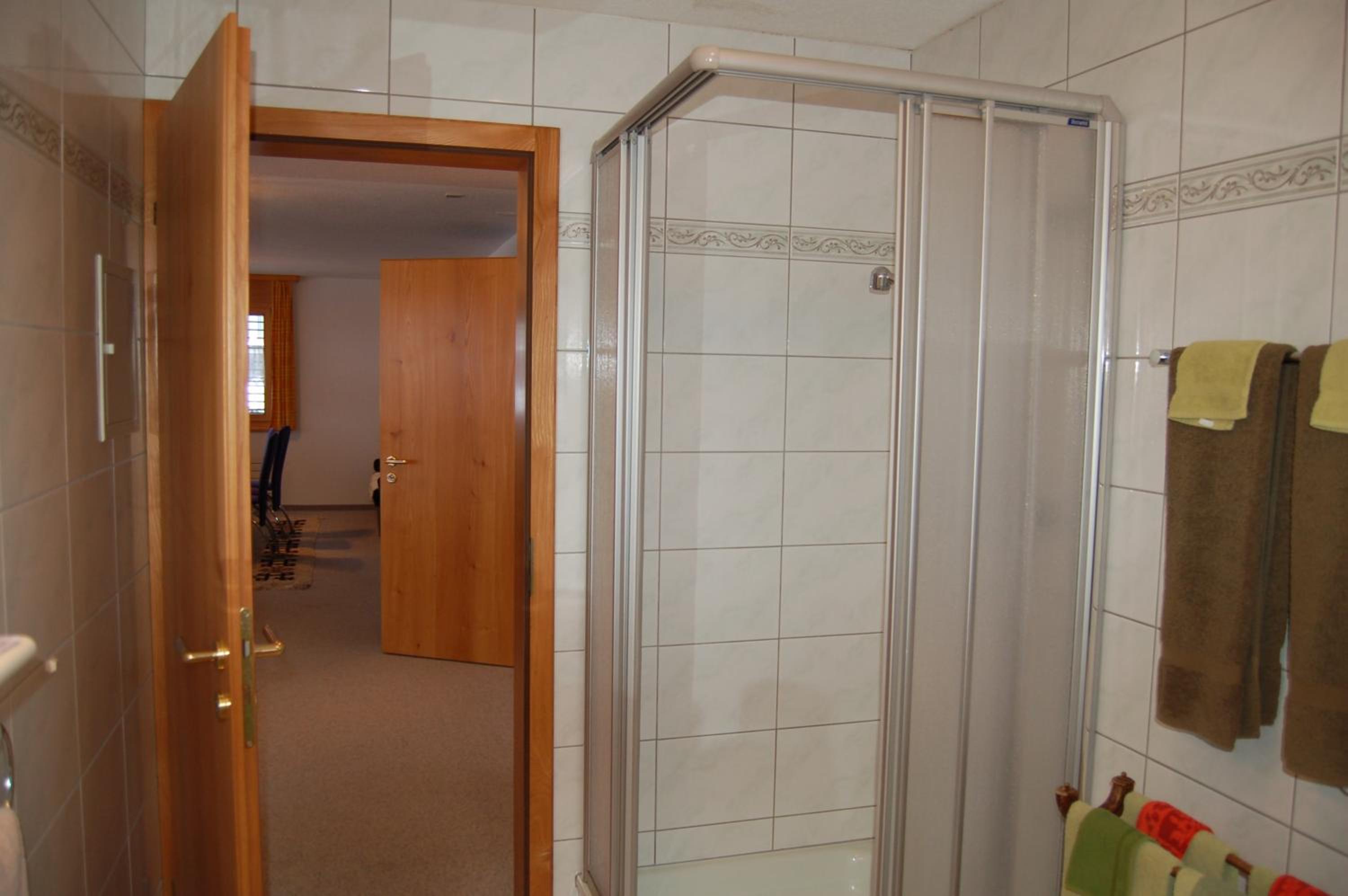 Family Room (6 Adults) - Photo 10