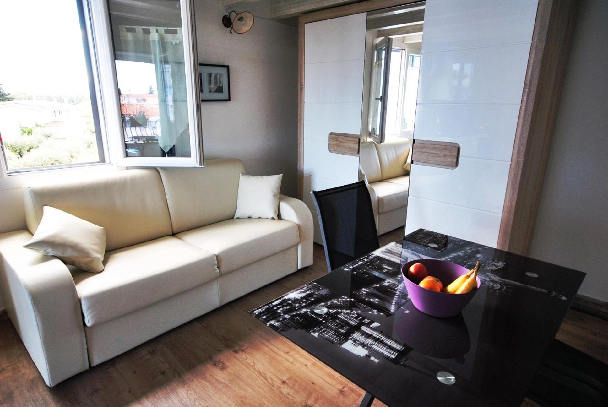 Studio - Split Level photo 1