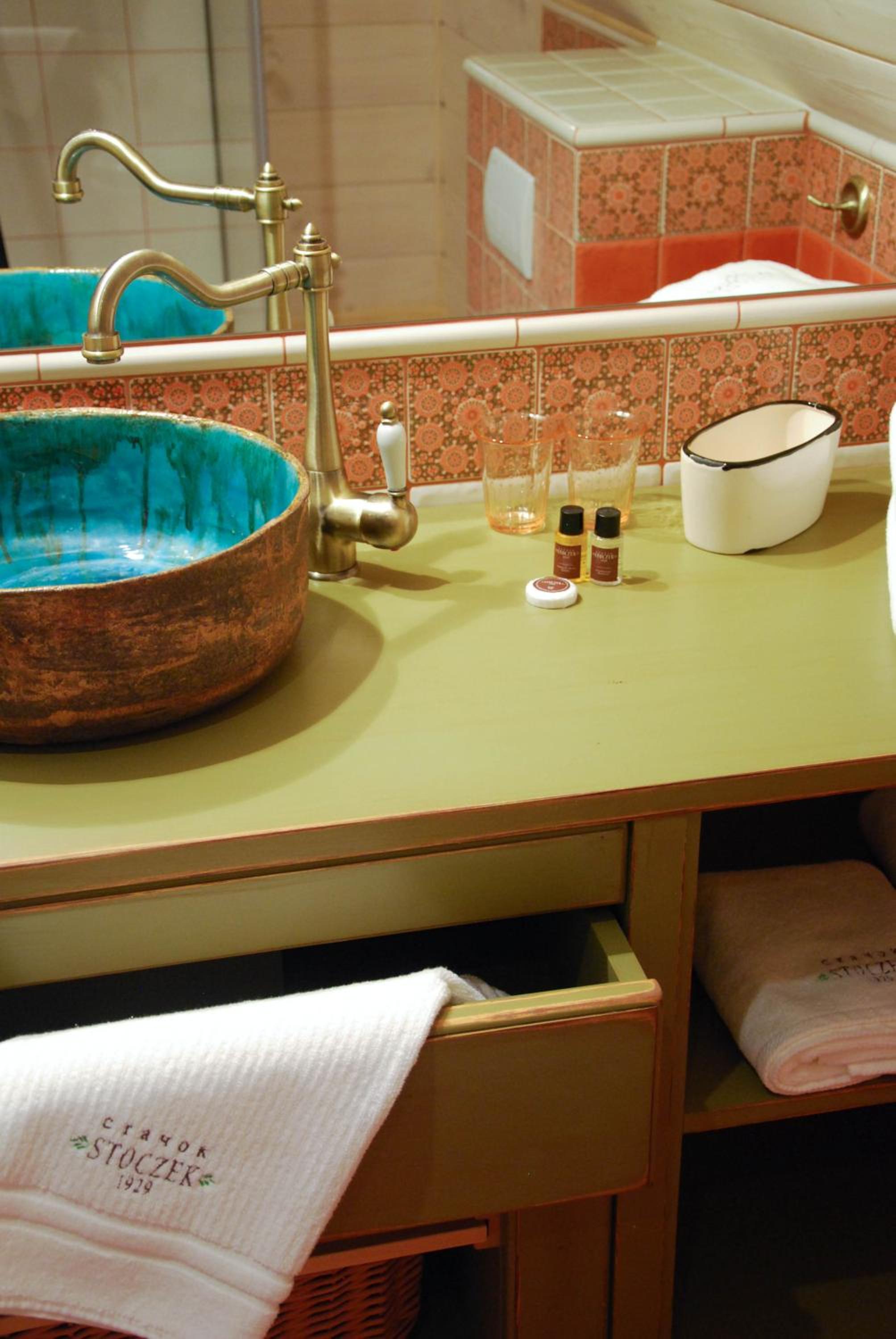 Double or Twin Room - Photo 6