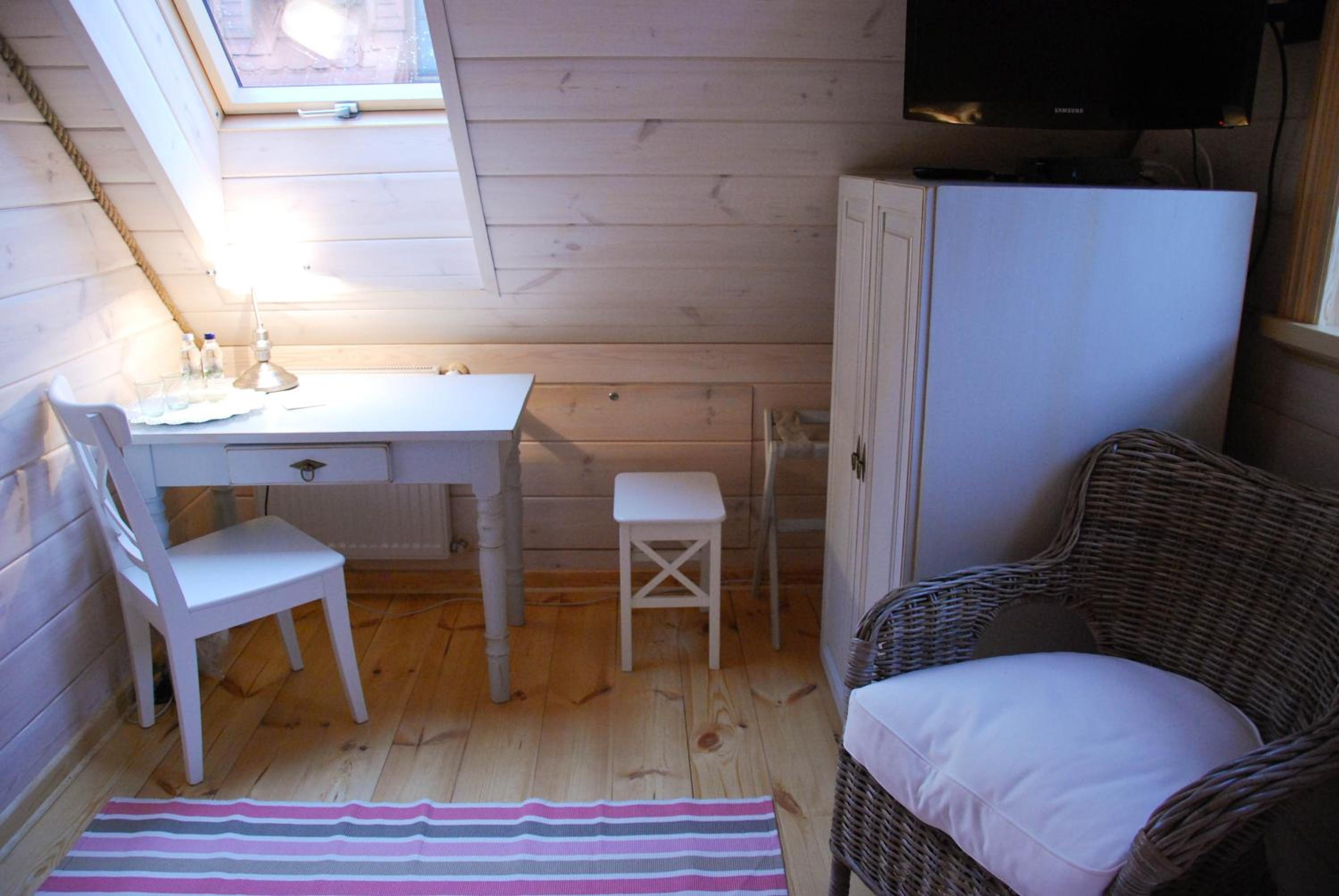 Double or Twin Room - Photo 4
