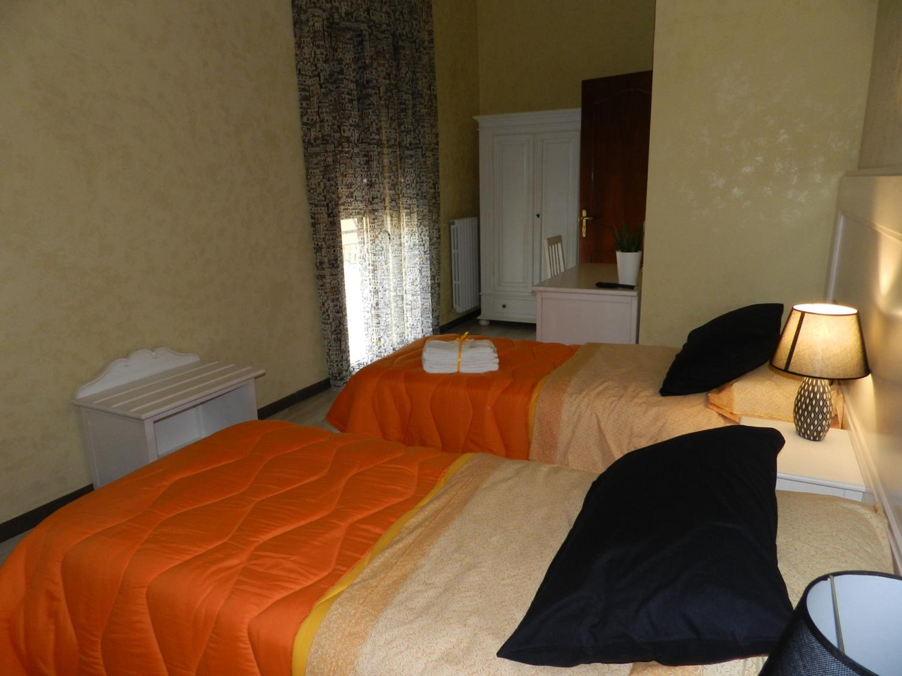 Double Room with Private Bathroom - Photo 5