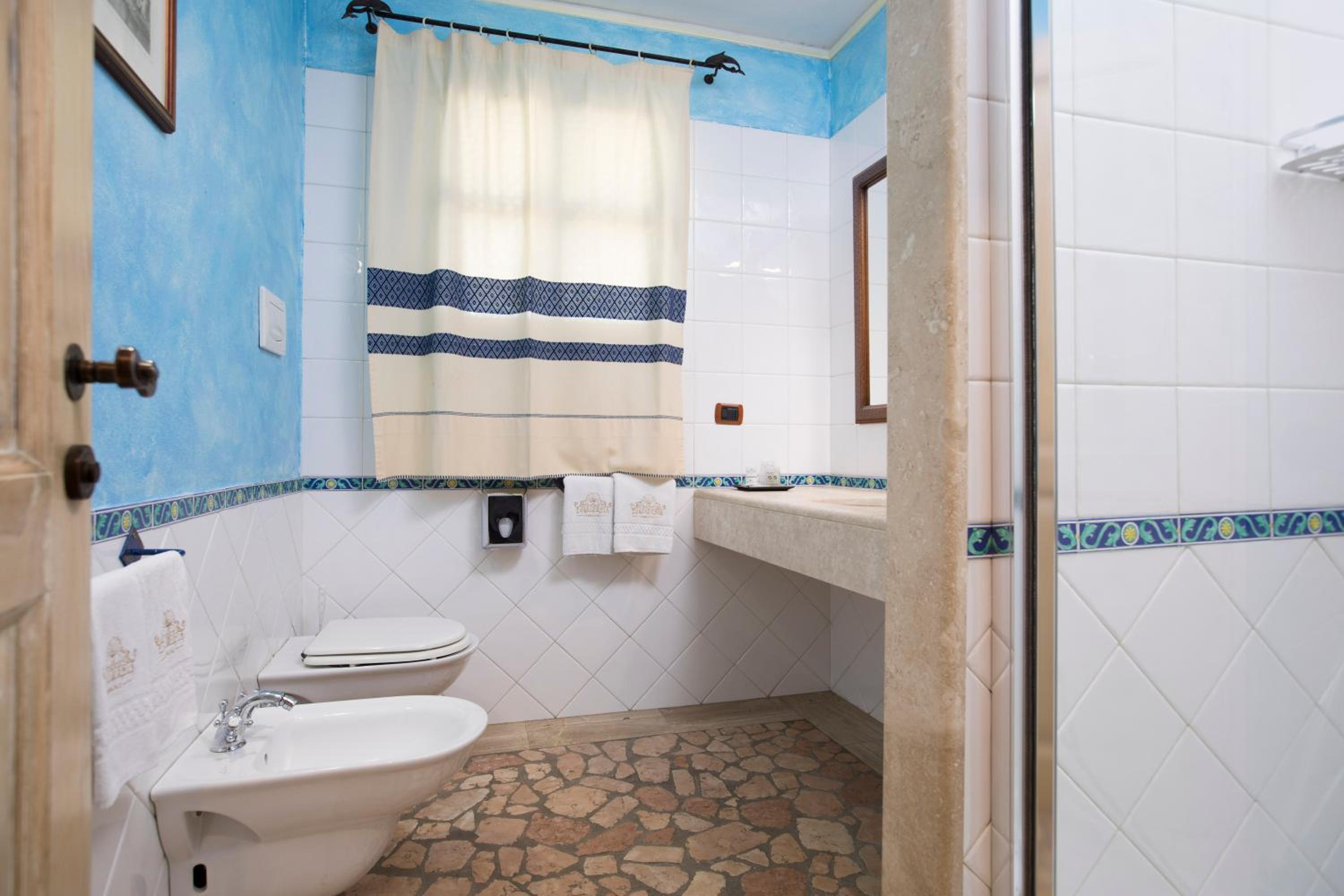 Triple Room - Photo 2