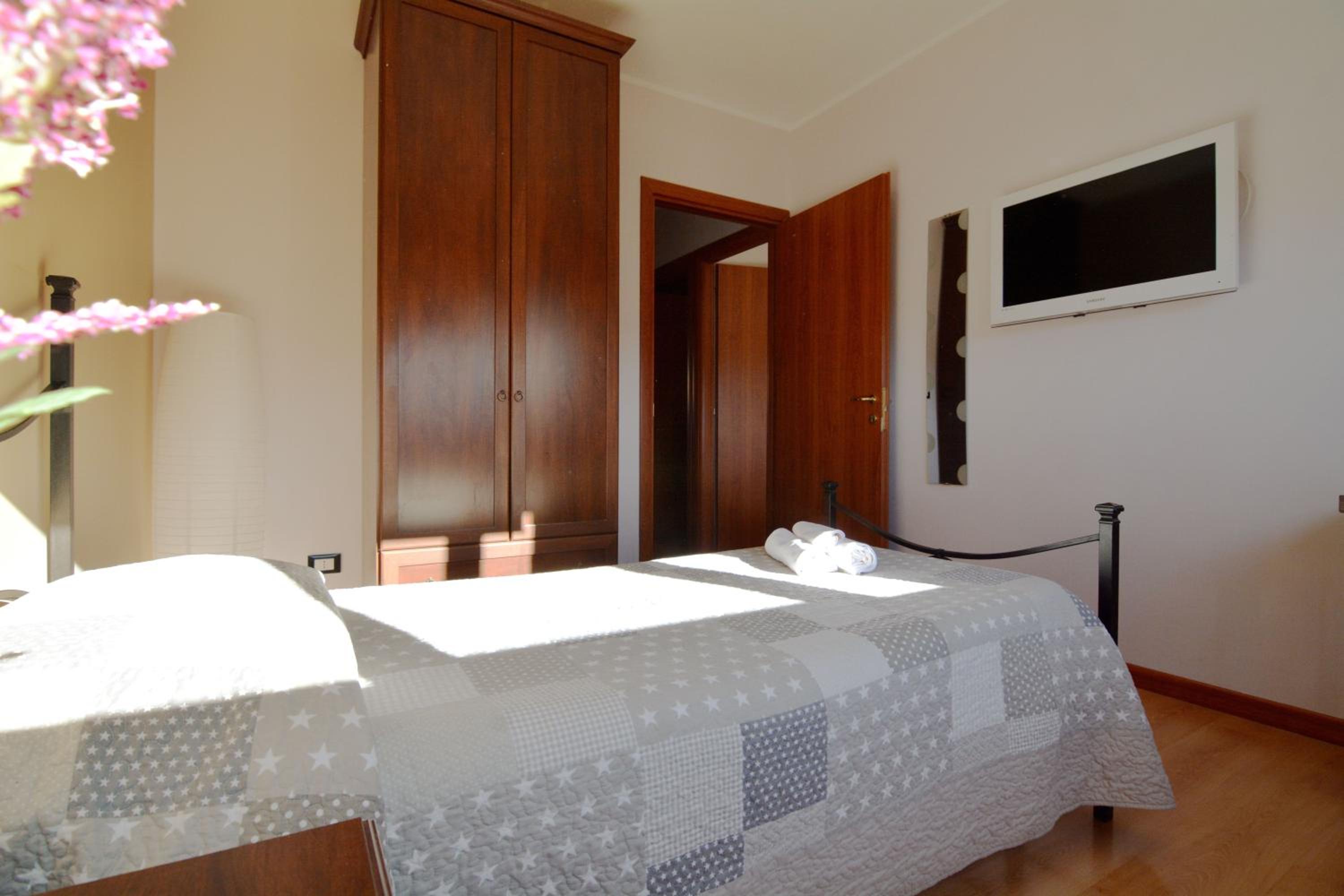 Single Room with Private External Bathroom photo 2