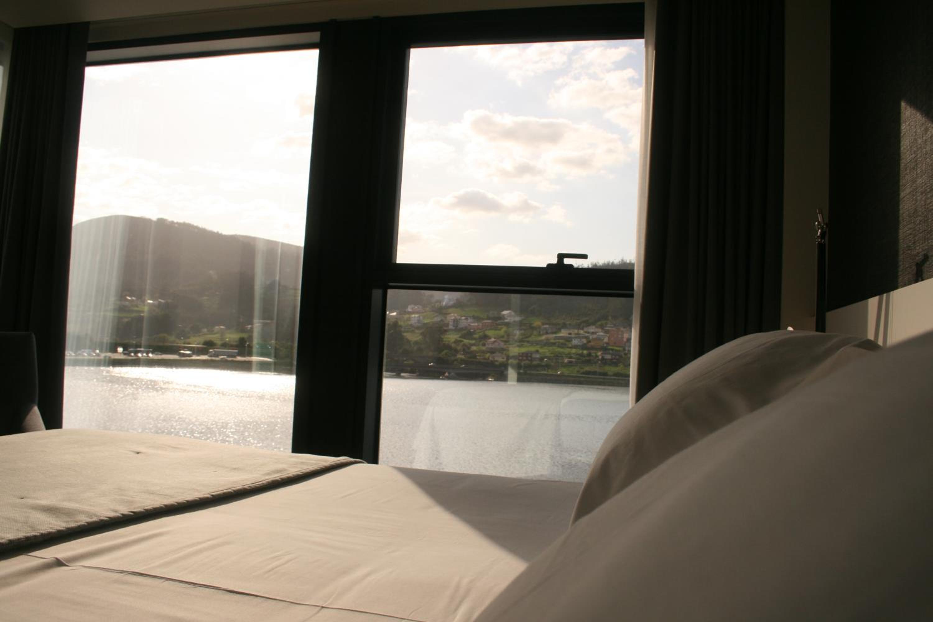 Double or Twin Room with Sea View - Photo 2