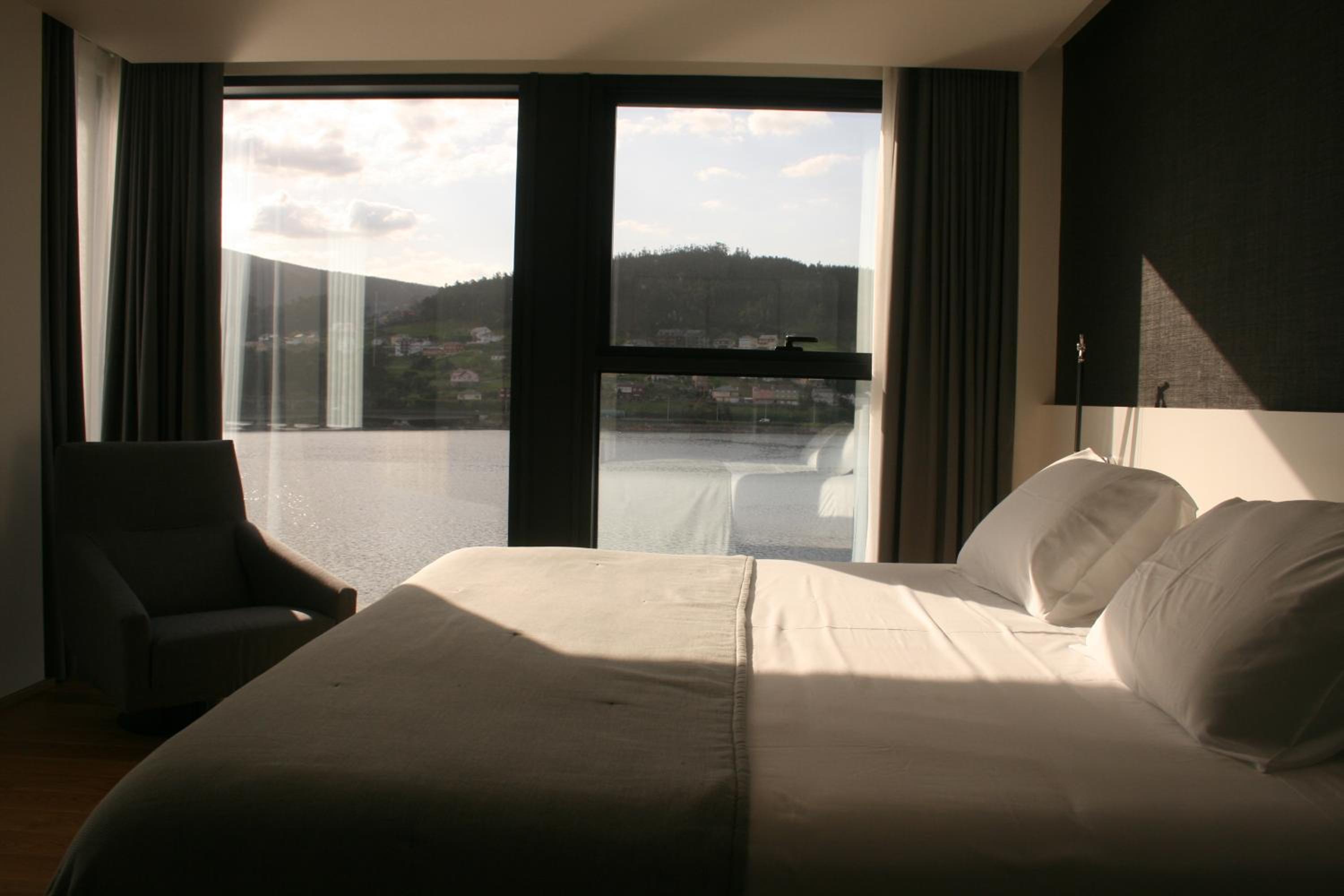 Double or Twin Room with Sea View - Photo 1