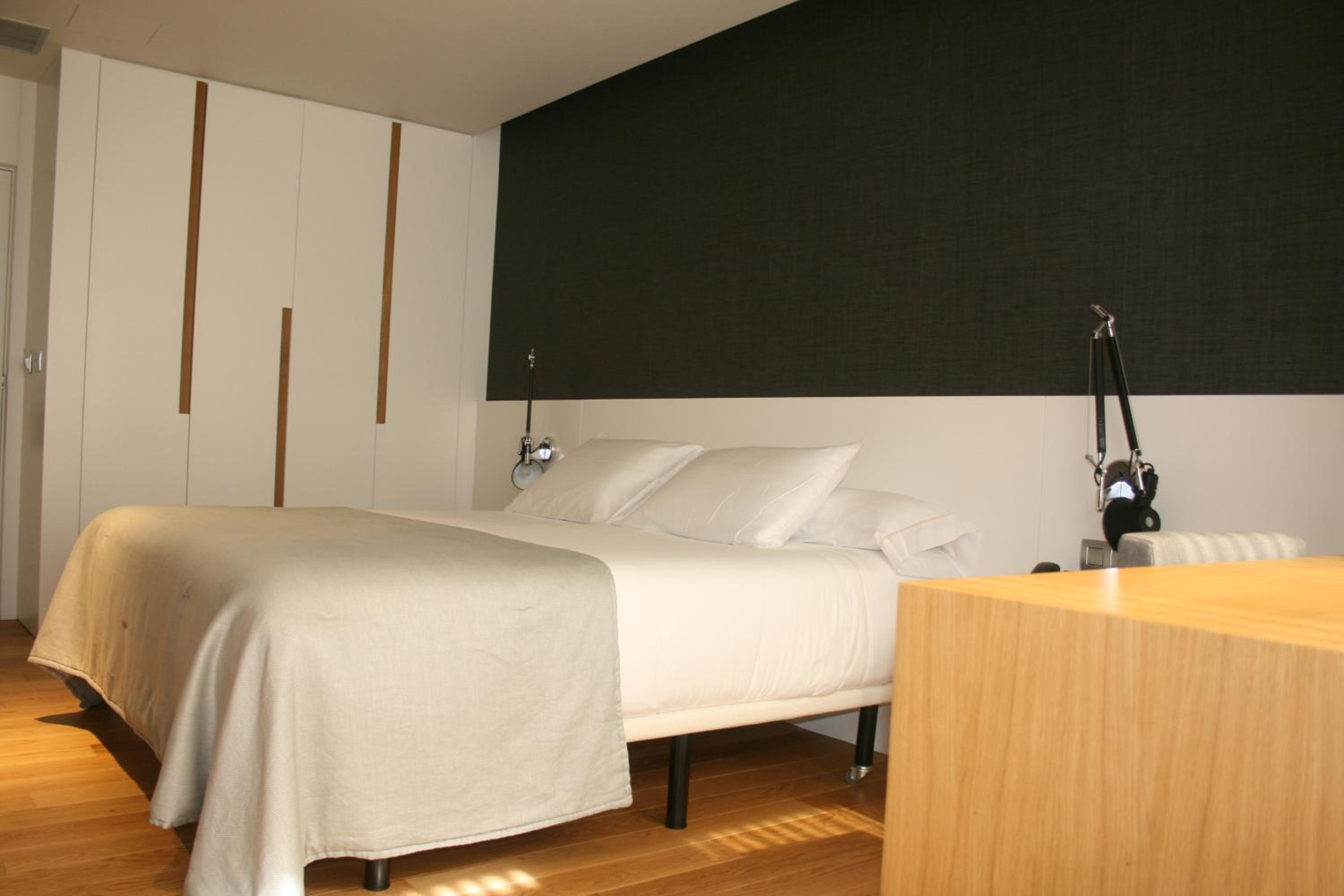 Double or Twin Room - Photo 6