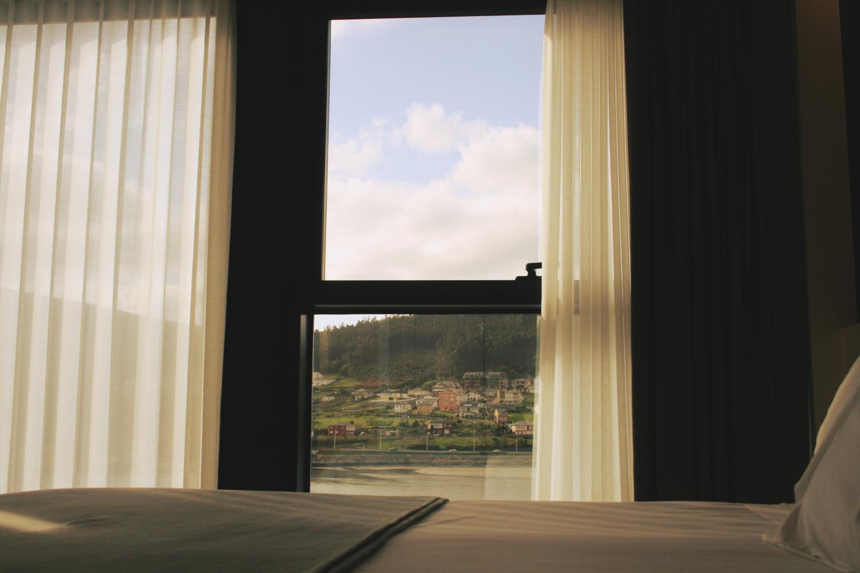 Double or Twin Room with Sea View - Photo 4