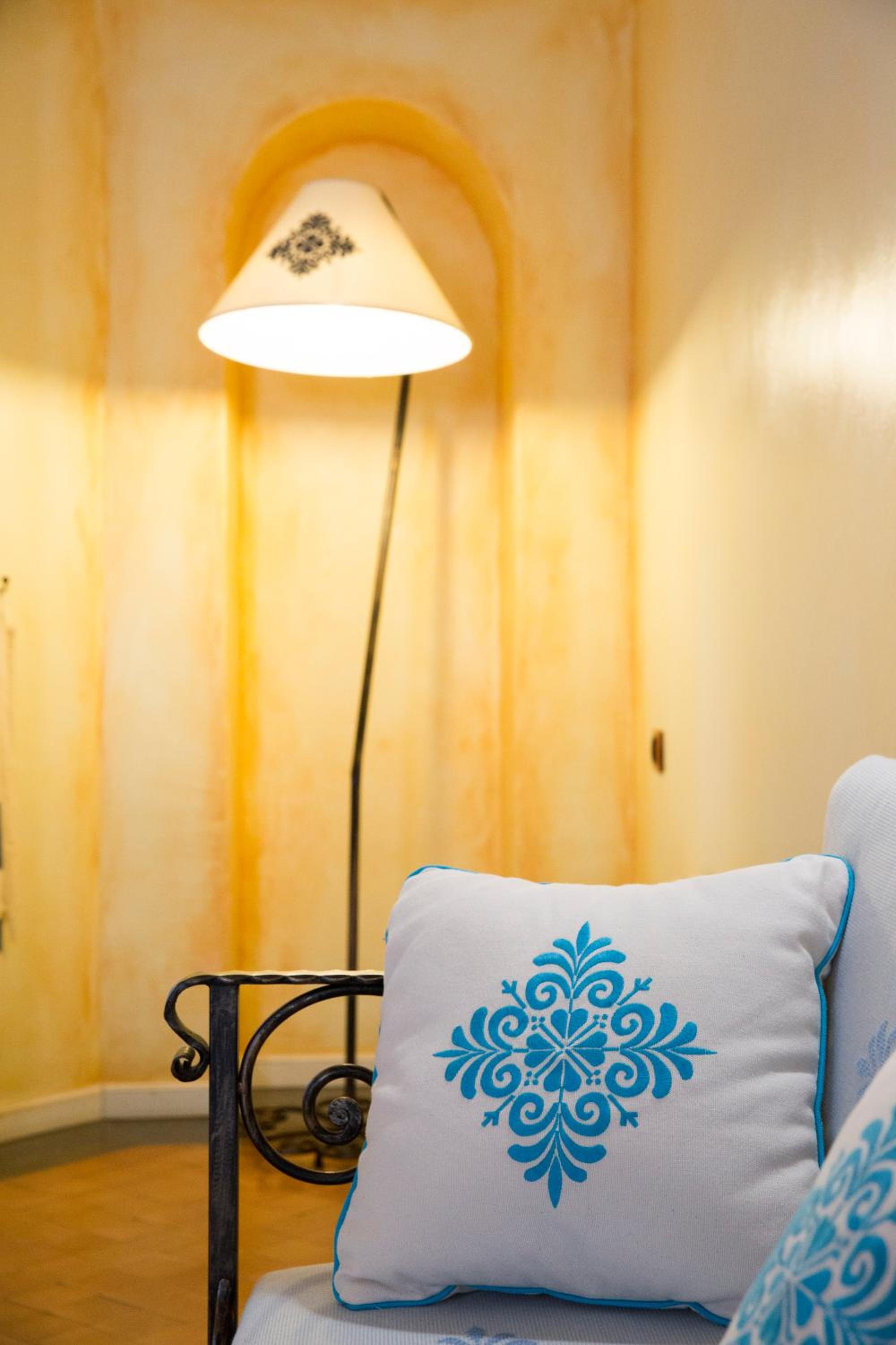 Suite - Photo 7