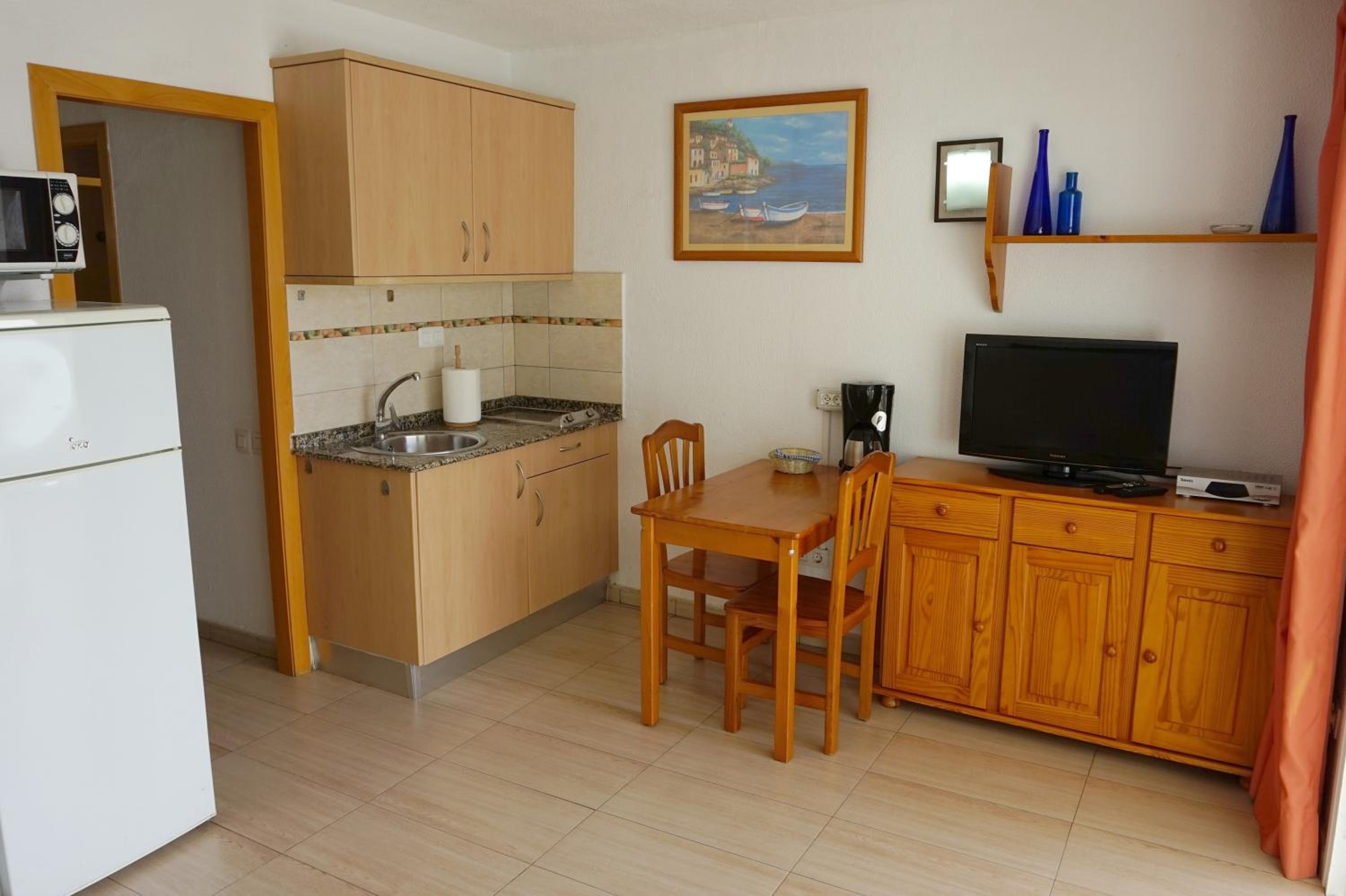 One-Bedroom Apartment photo 3