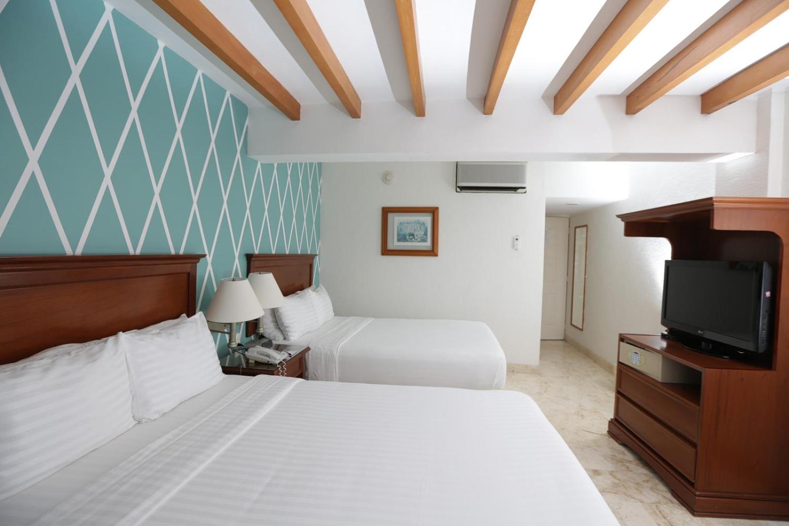 Double Room With Two Double Beds photo 1