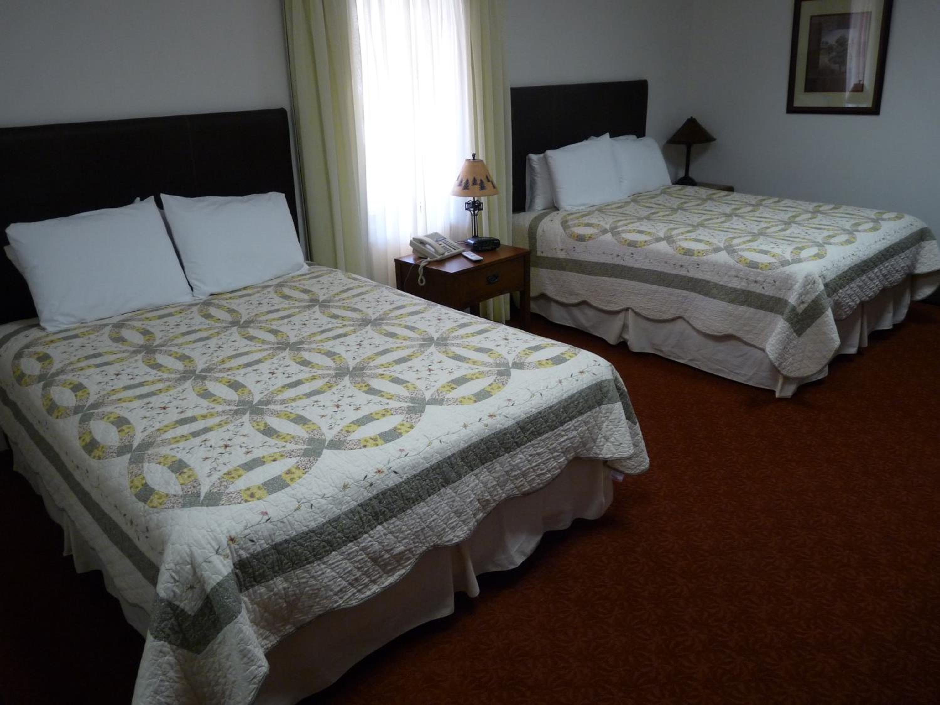 Standard Double Queen Room photo 1