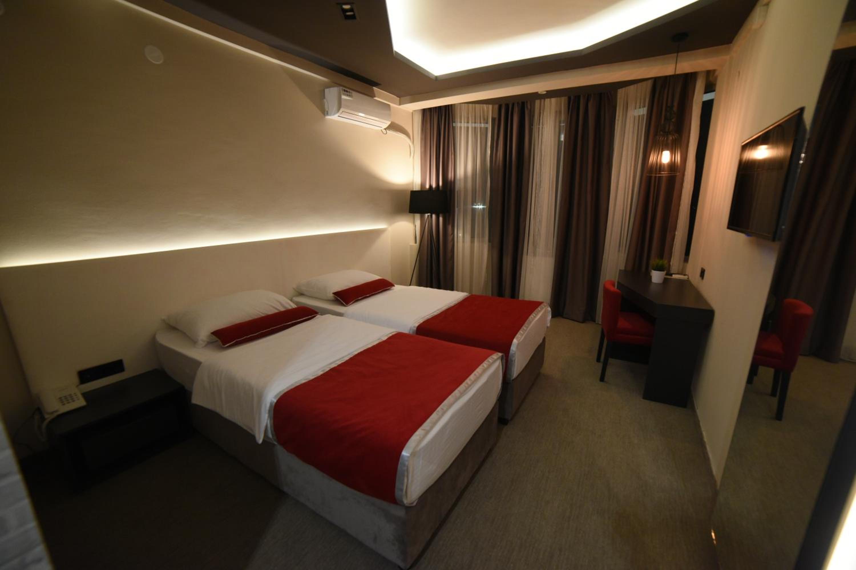 Double or Twin Room photo 2