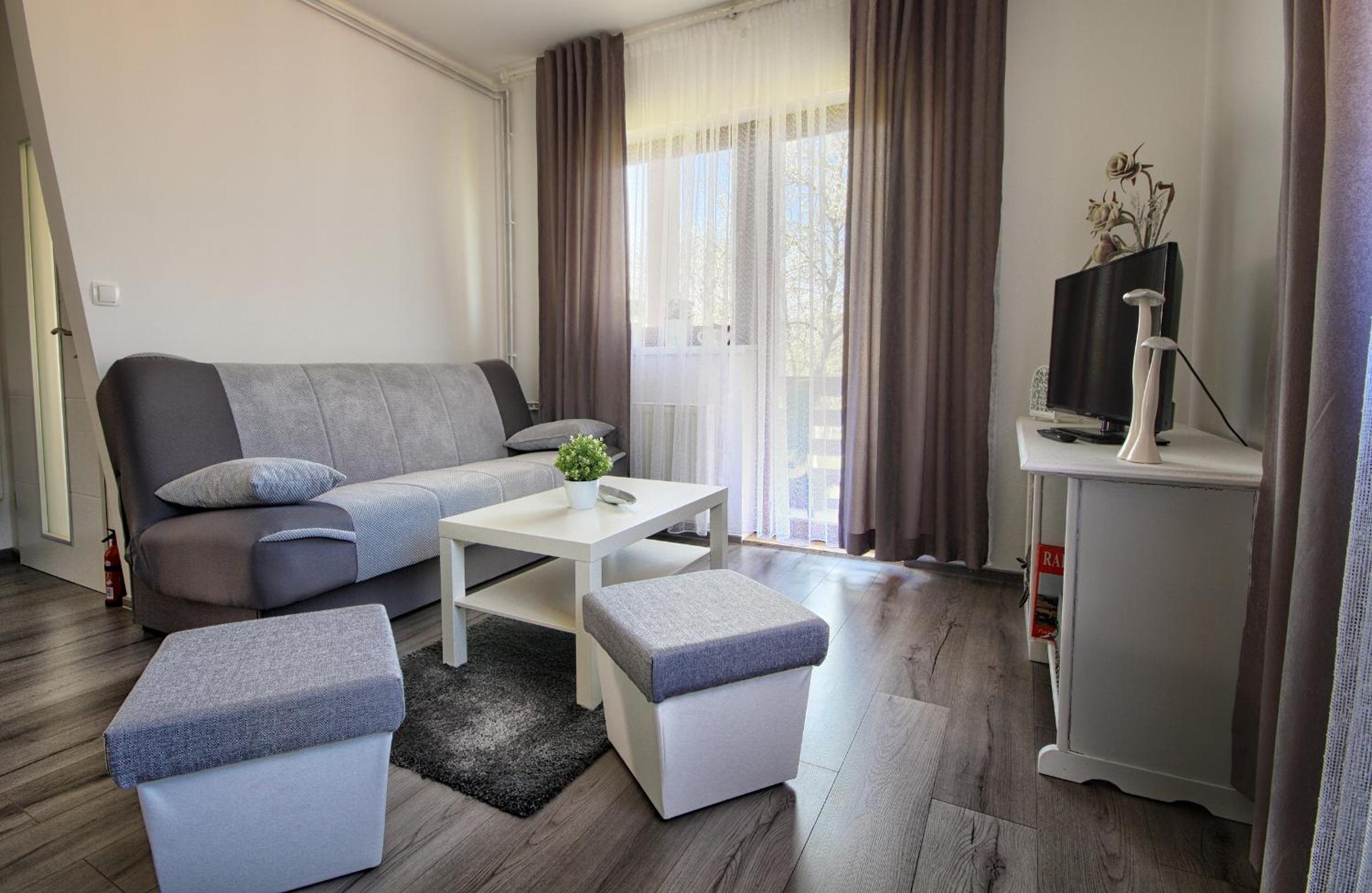 Apartment with Balcony - Photo 8