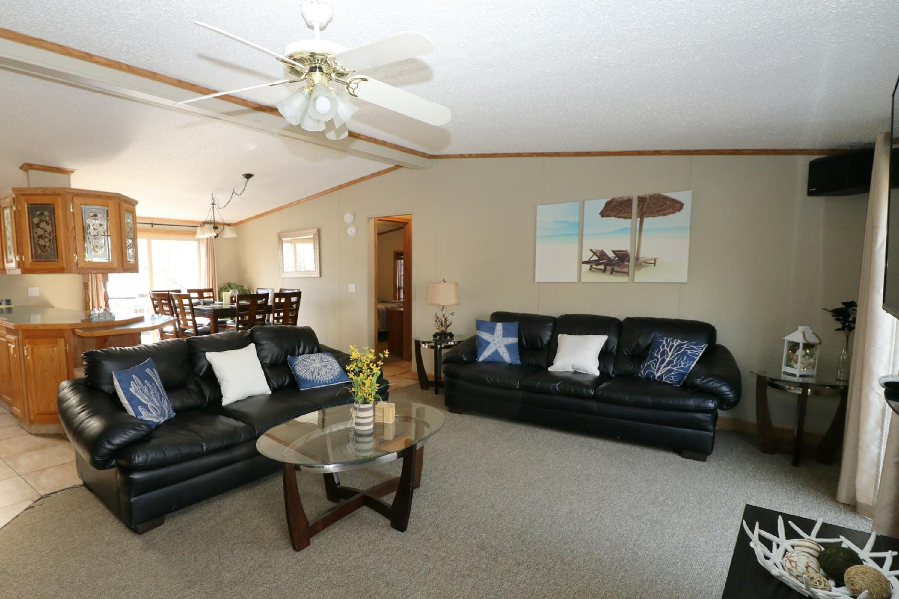 Three-Bedroom House (8 people) photo 1