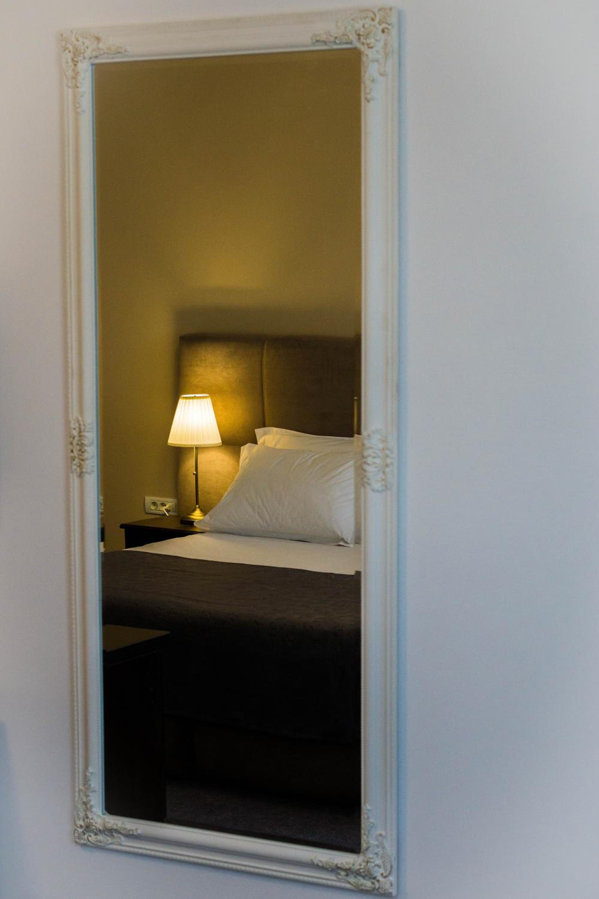 Twin/Double Room with Terrace Access and Park View
