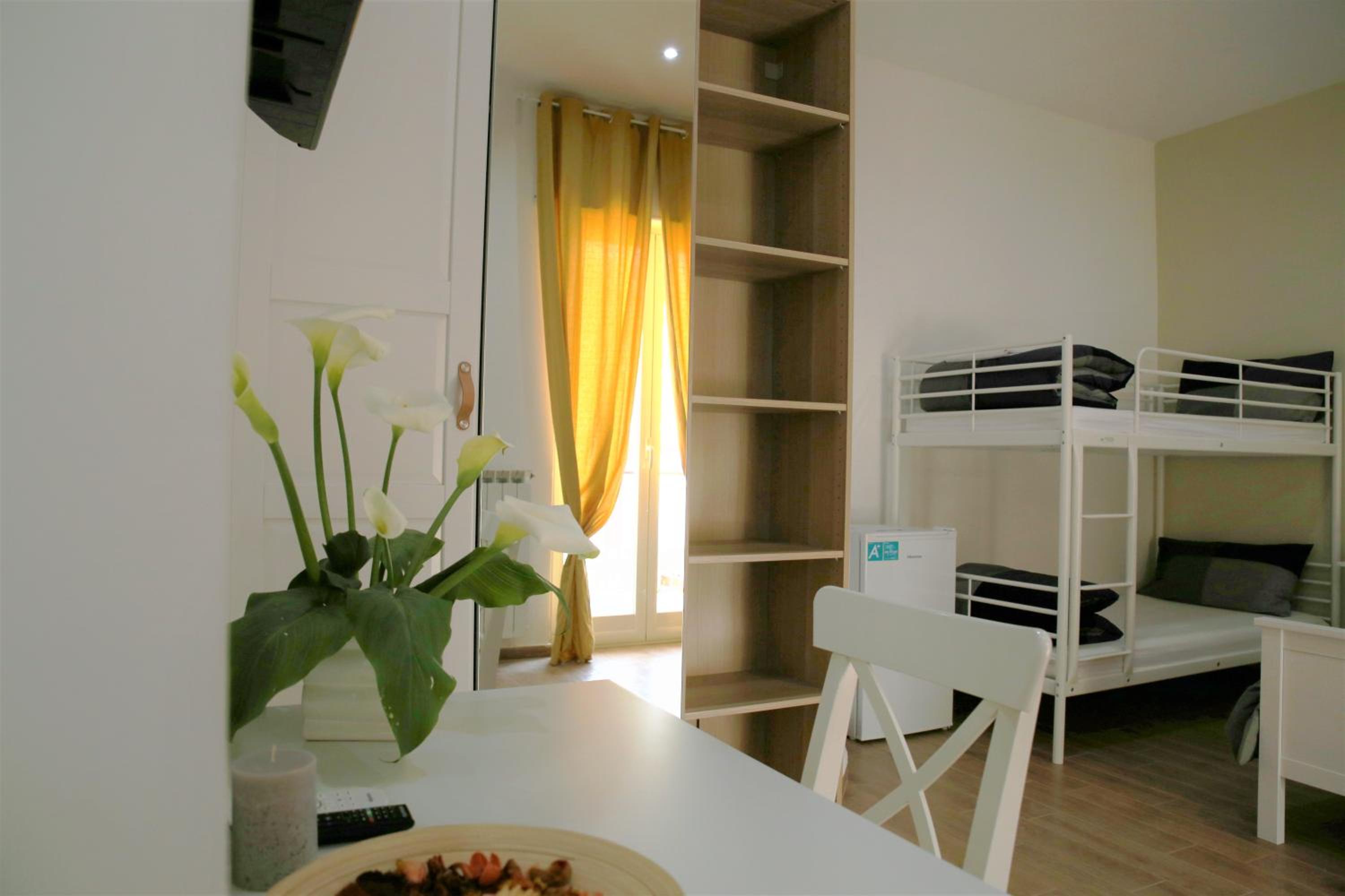 Superior Quadruple Room - Photo 12