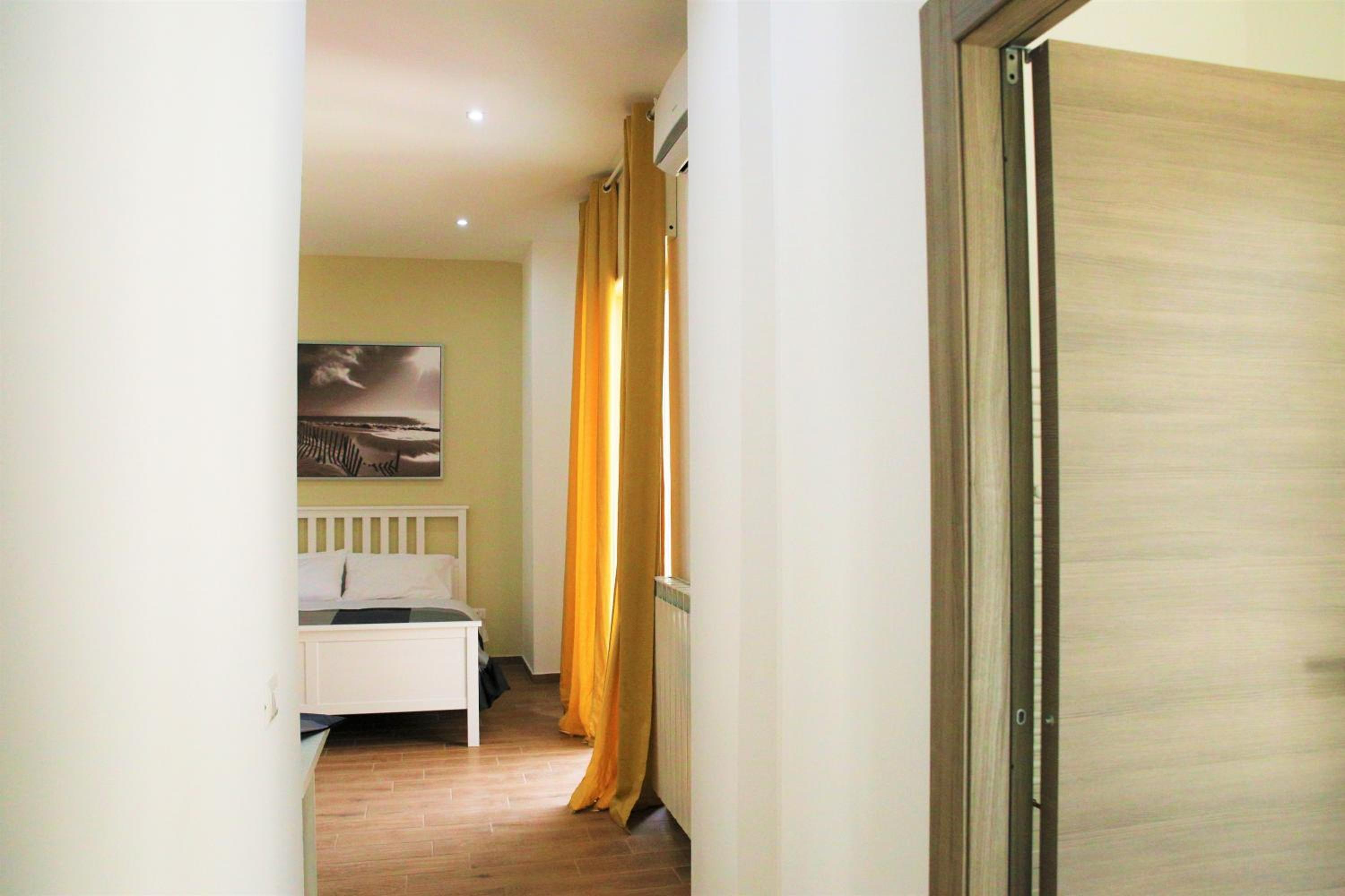 Superior Quadruple Room - Photo 11