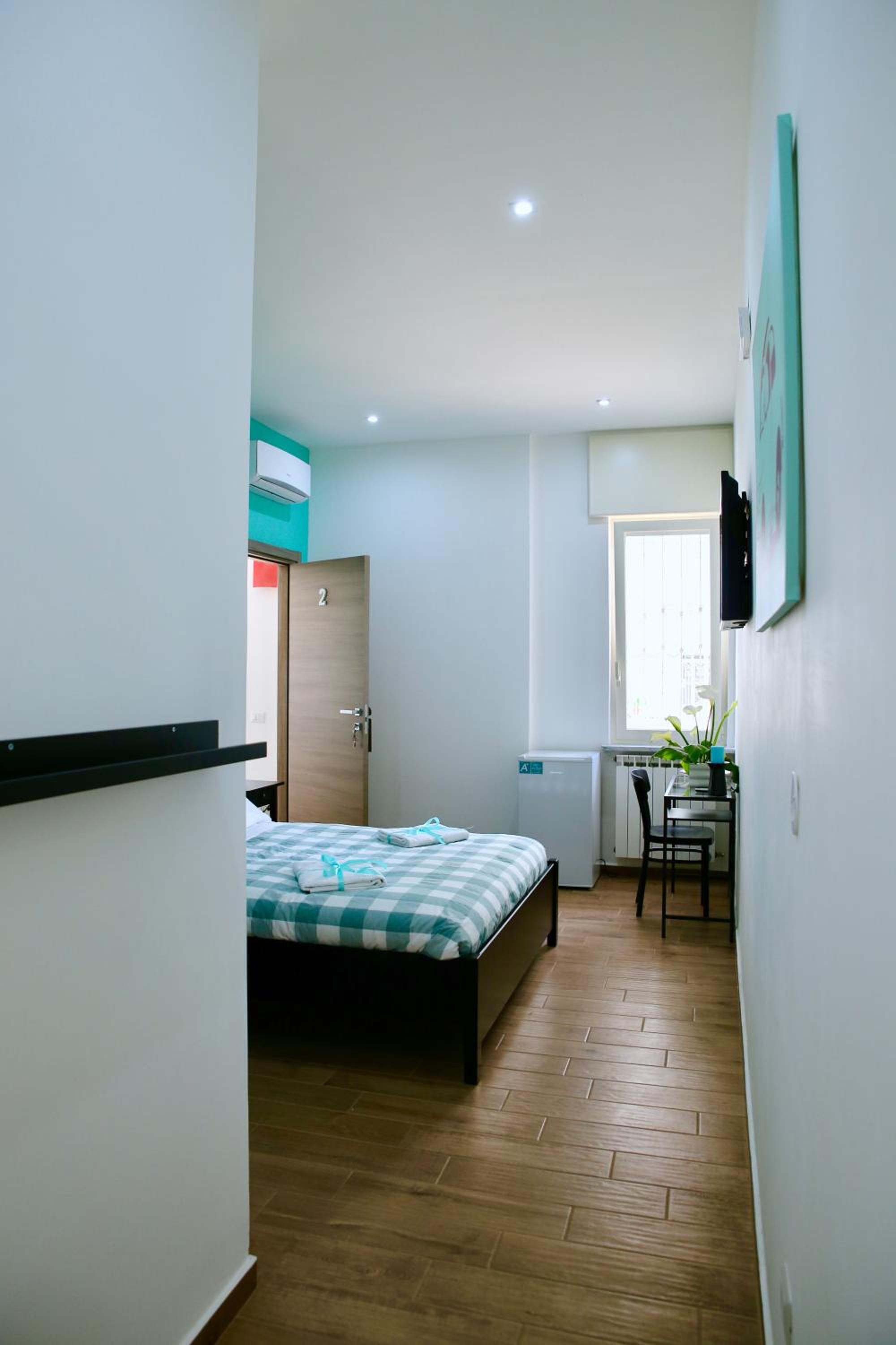 Deluxe Double Room with Bath - Photo 14