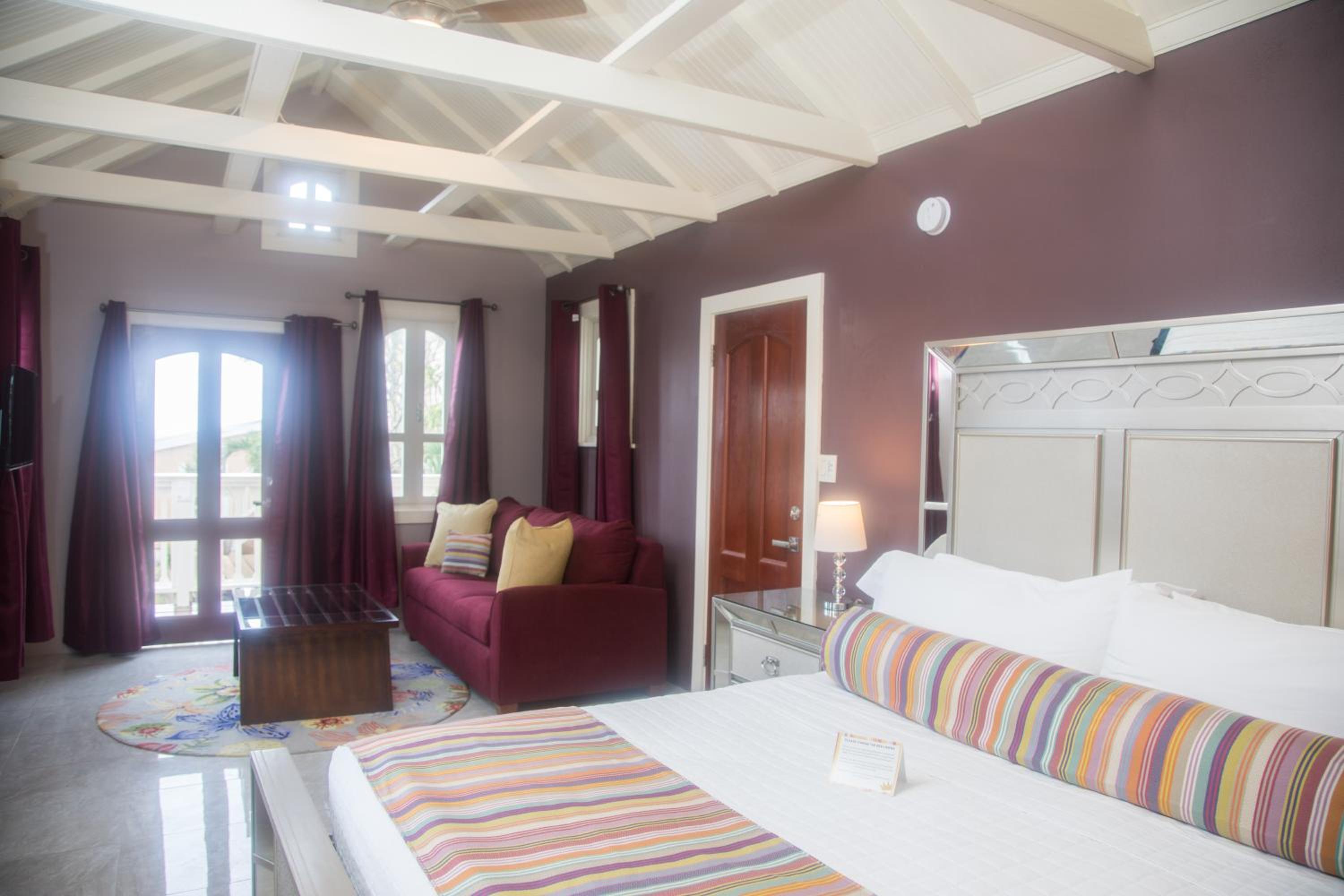King Suite with Balcony photo 2