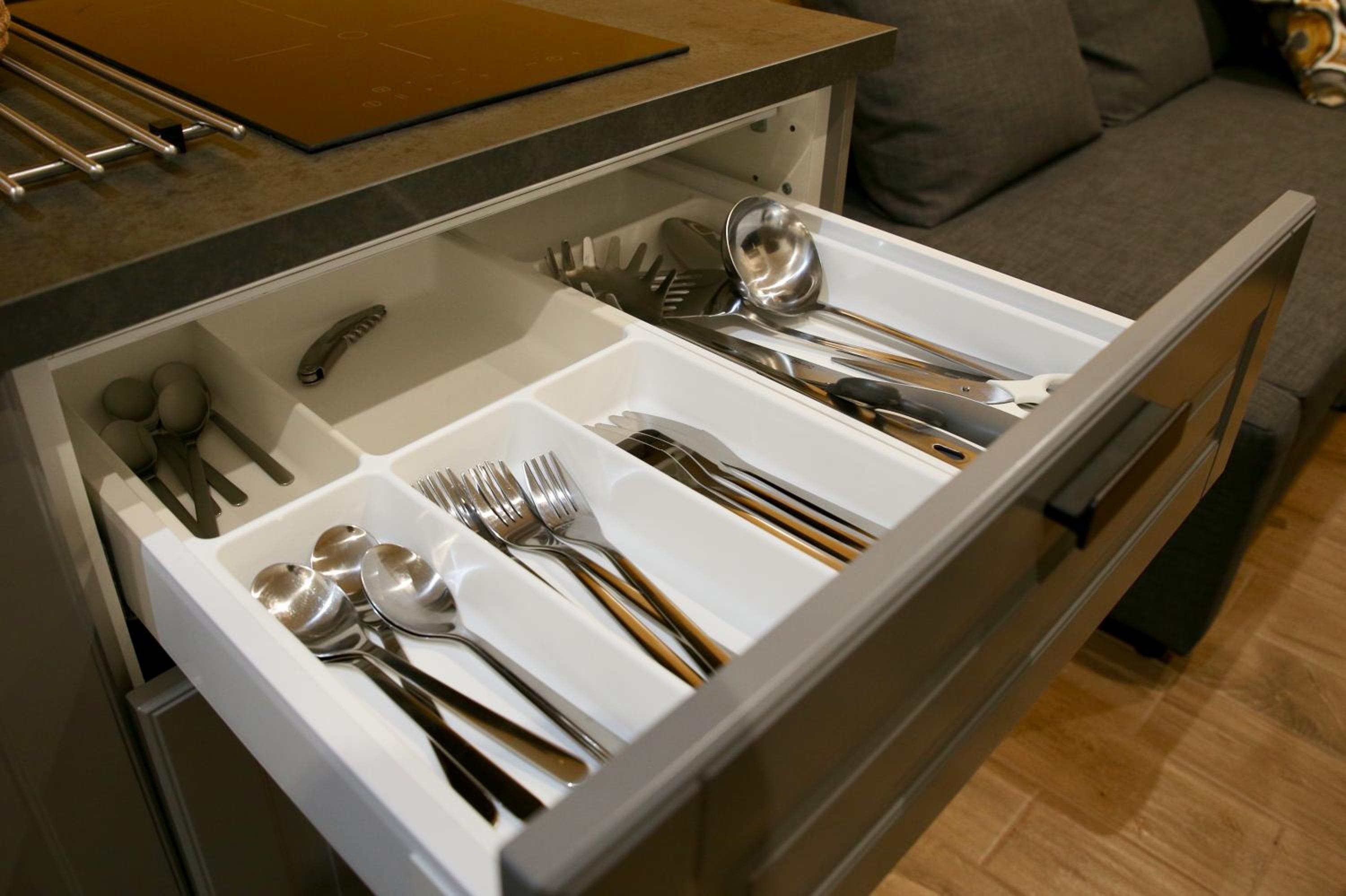 Deluxe Family Suite - Photo 10