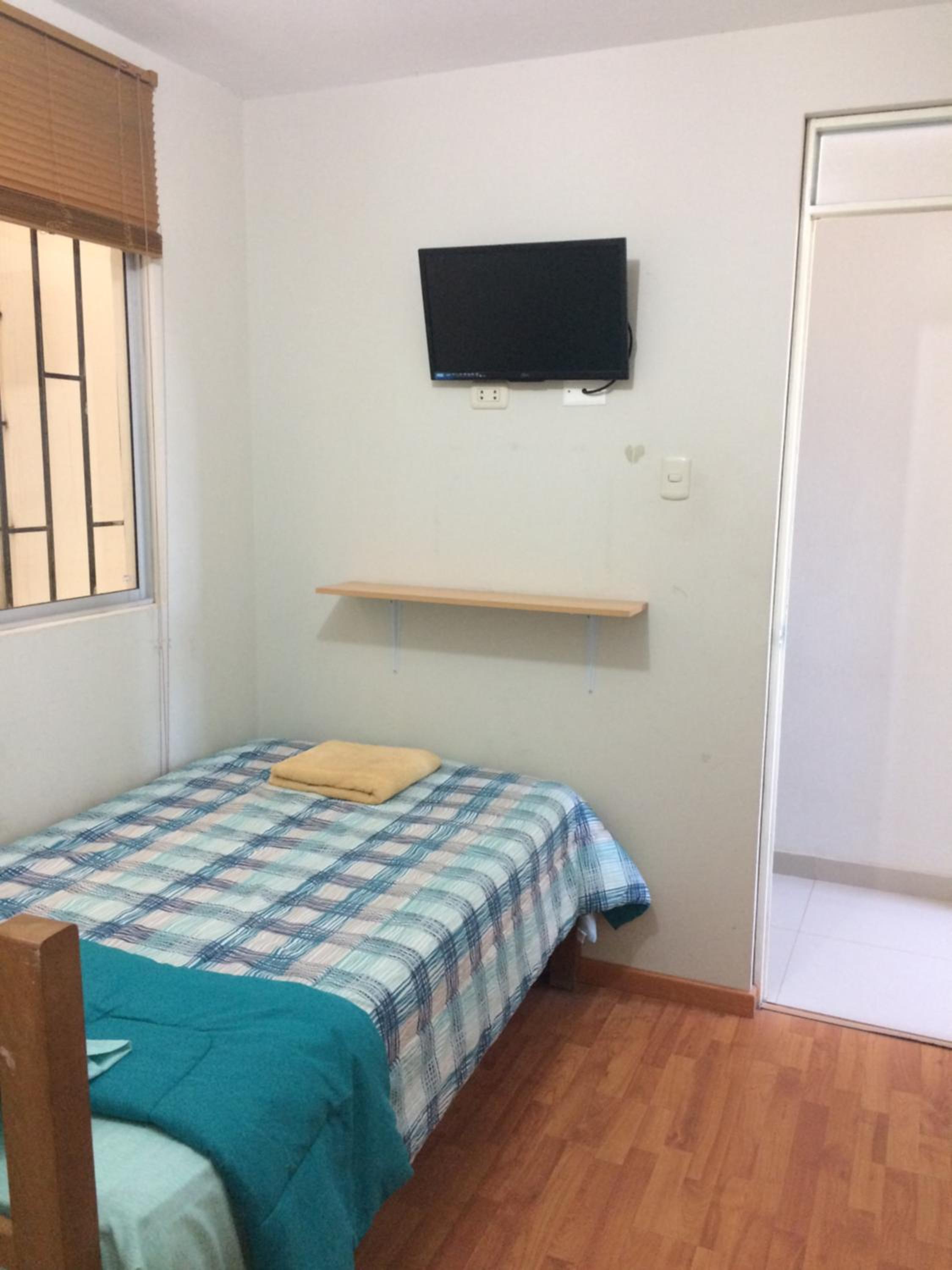 Single Room with Private Bathroom photo 2