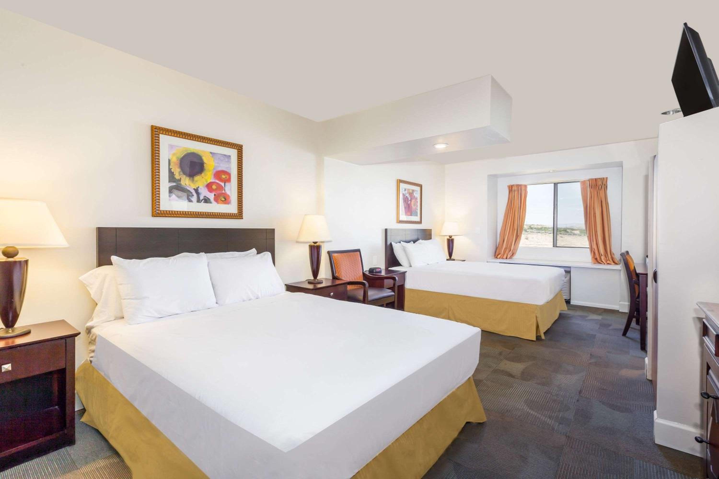 Studio Suite with Two Queen Beds - Non-Smoking photo 1